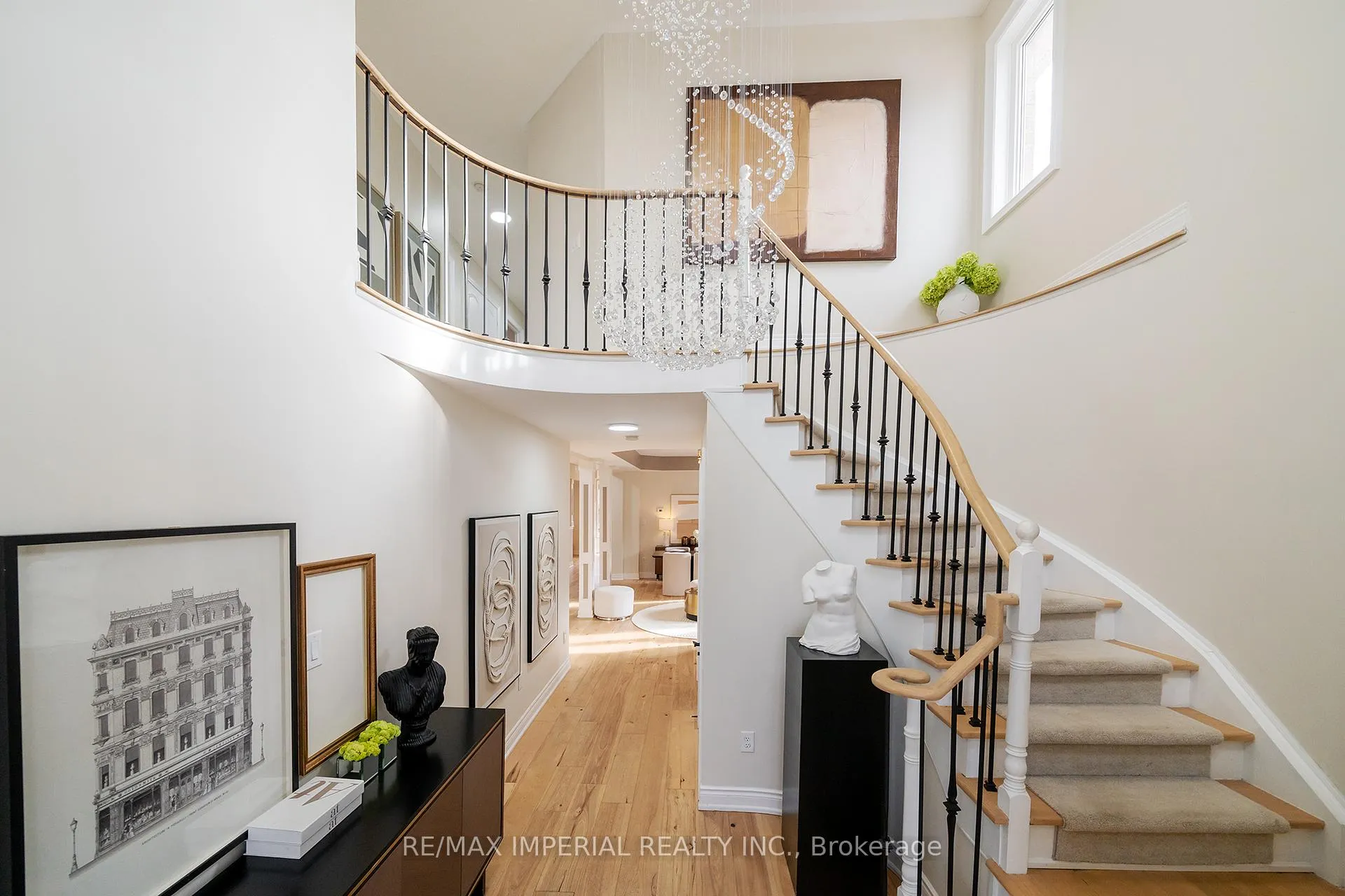 Photo 3 of 2252 Pine Glen Road, Oakville, Westmount — HOMEH