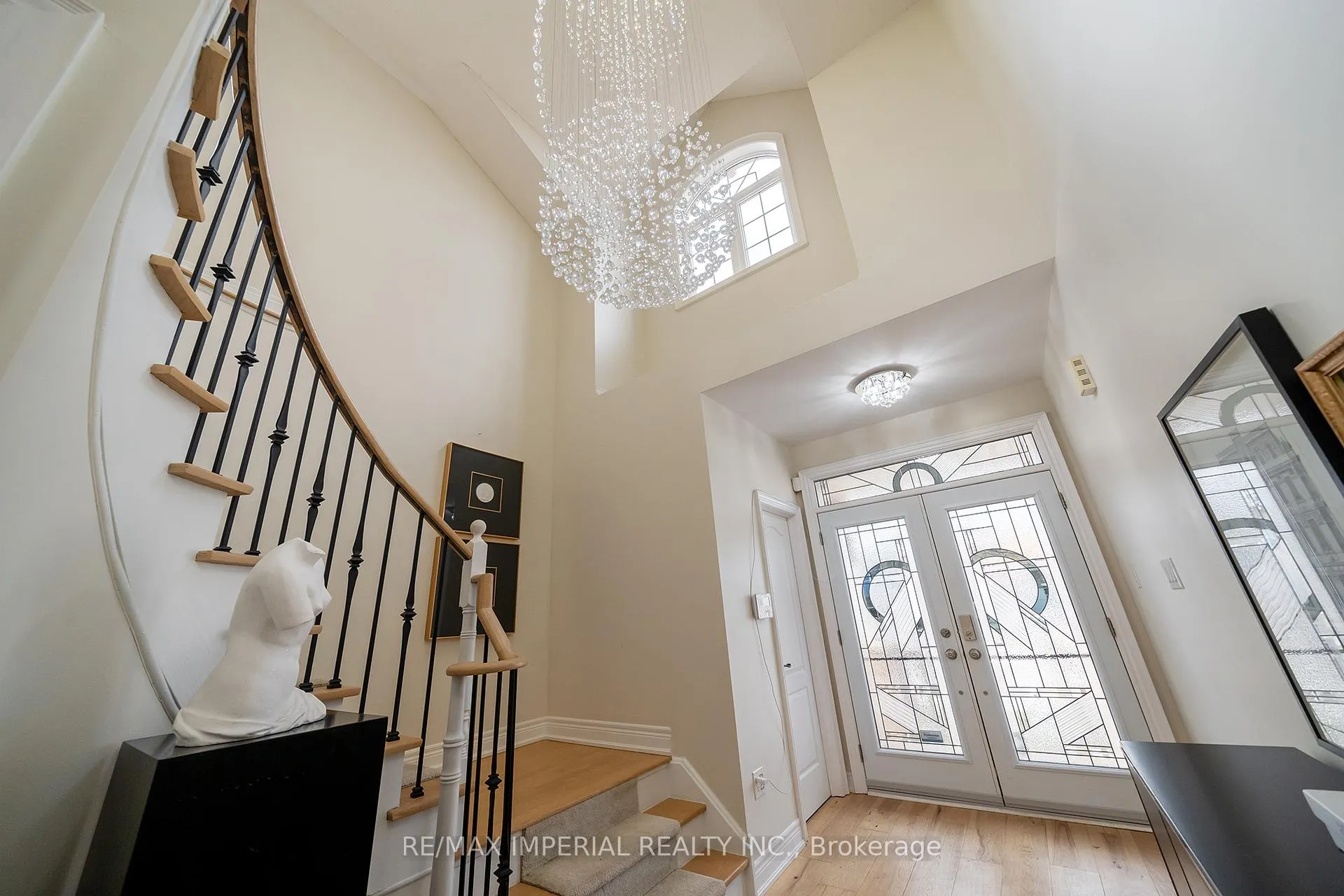 Photo 4 of 2252 Pine Glen Road, Oakville, Westmount — HOMEH