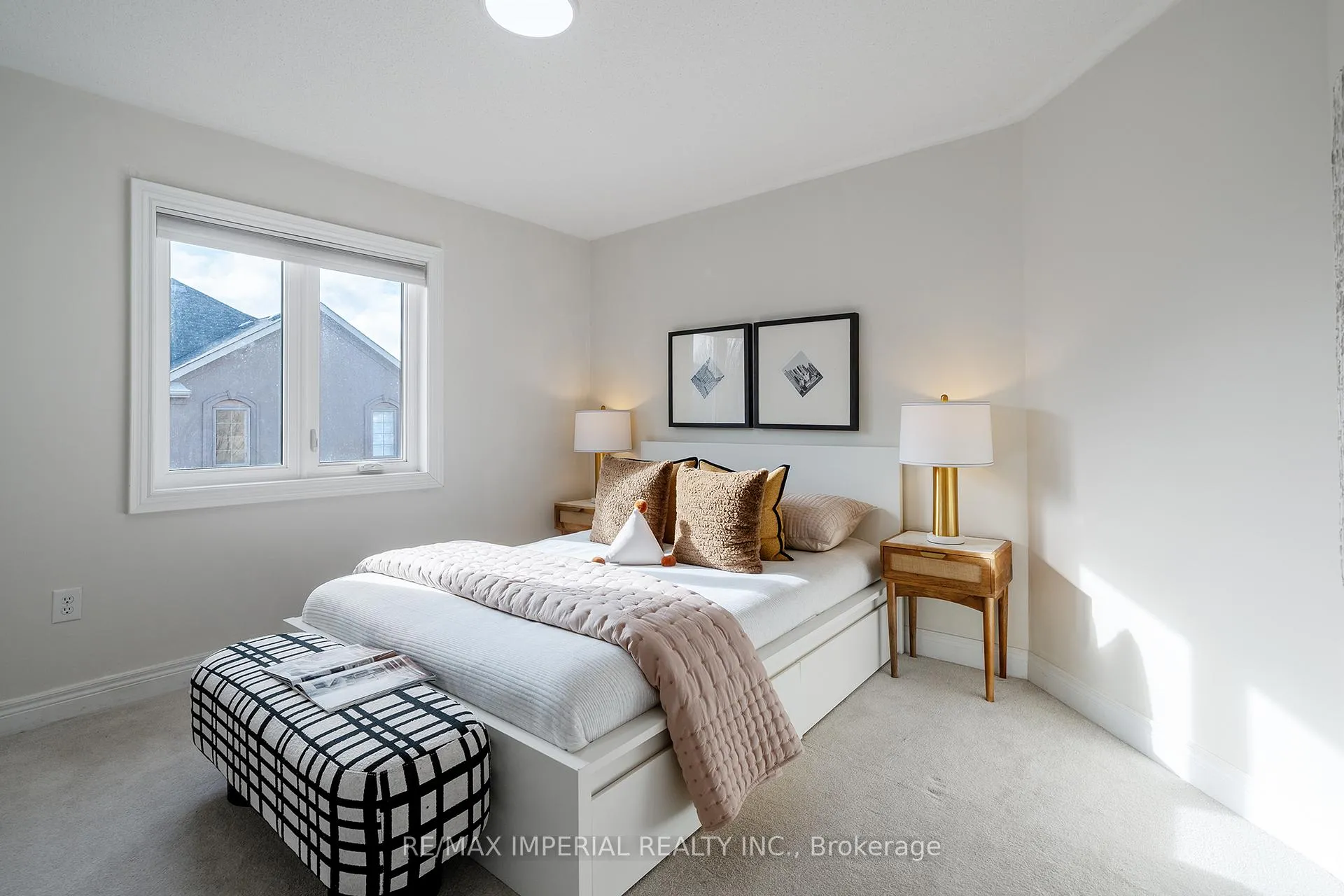 Photo 38 of 2252 Pine Glen Road, Oakville, Westmount — HOMEH