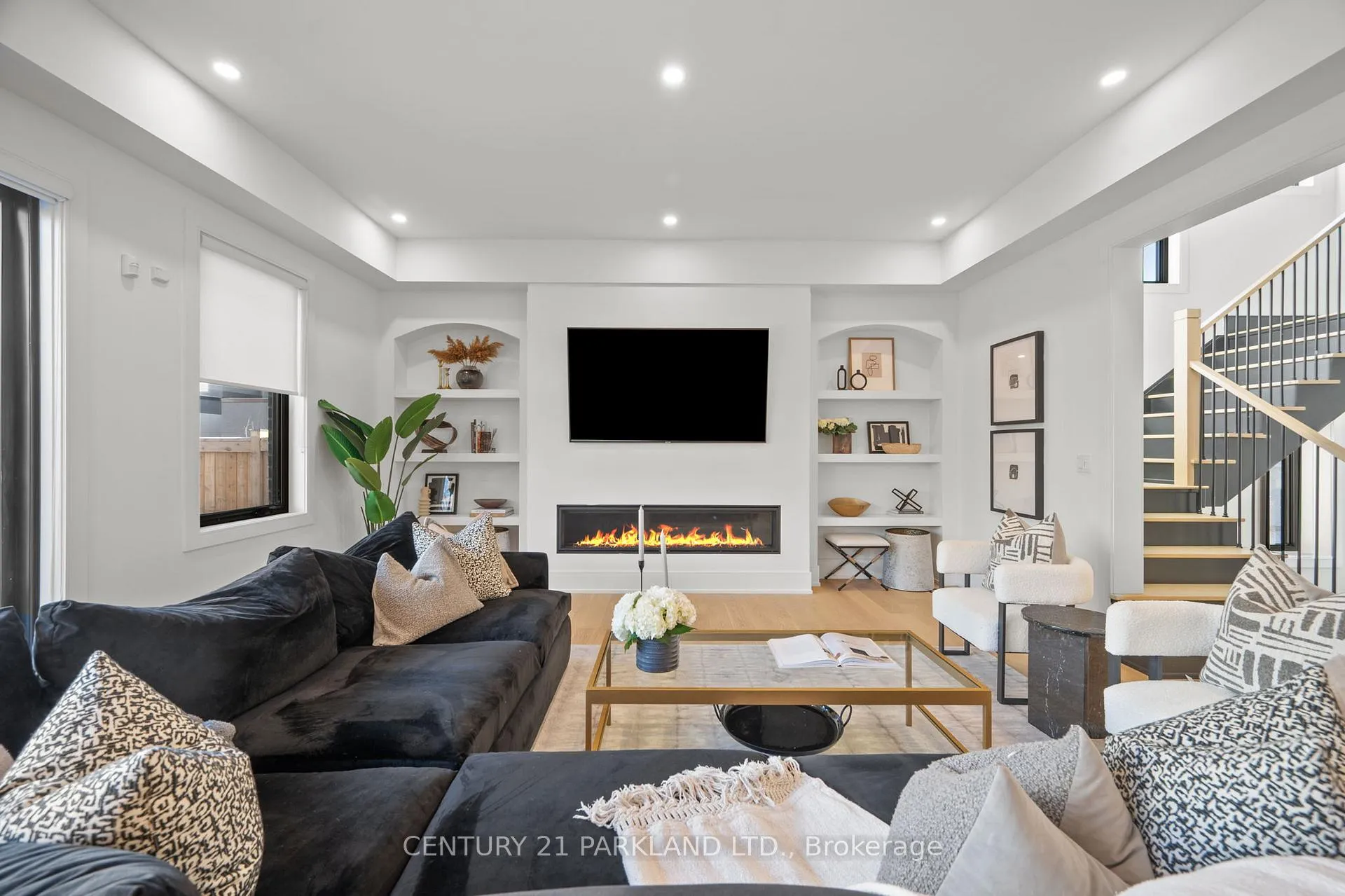 Photo 7 of 715 Simpson Avenue, Pickering, Bay Ridges — HOMEH