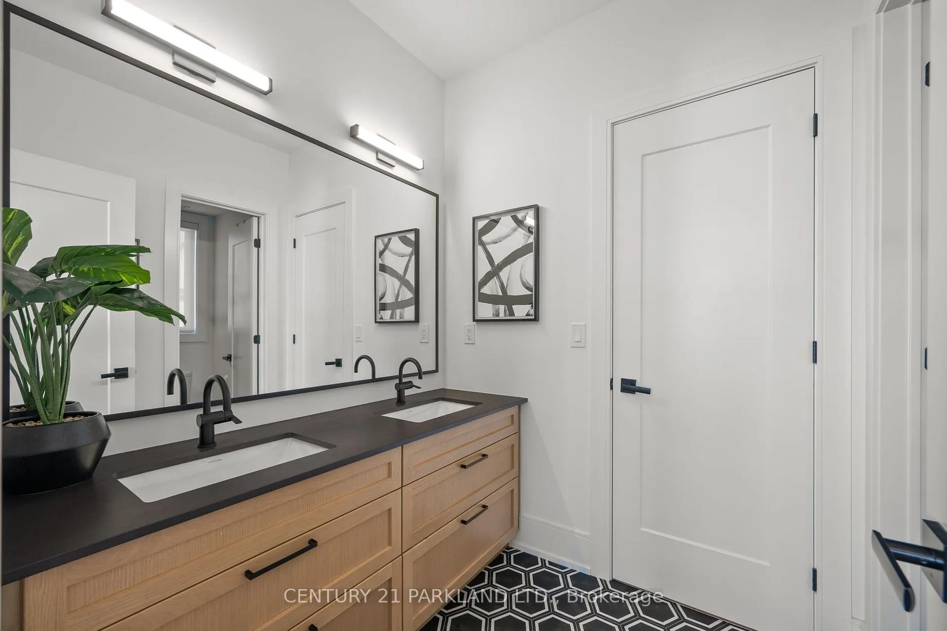 Photo 31 of 715 Simpson Avenue, Pickering, Bay Ridges — HOMEH