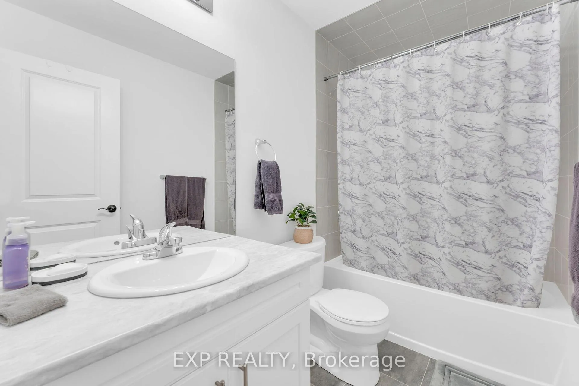 Photo 24 of 53 Gibson Avenue, Hamilton, Gibson — HOMEH