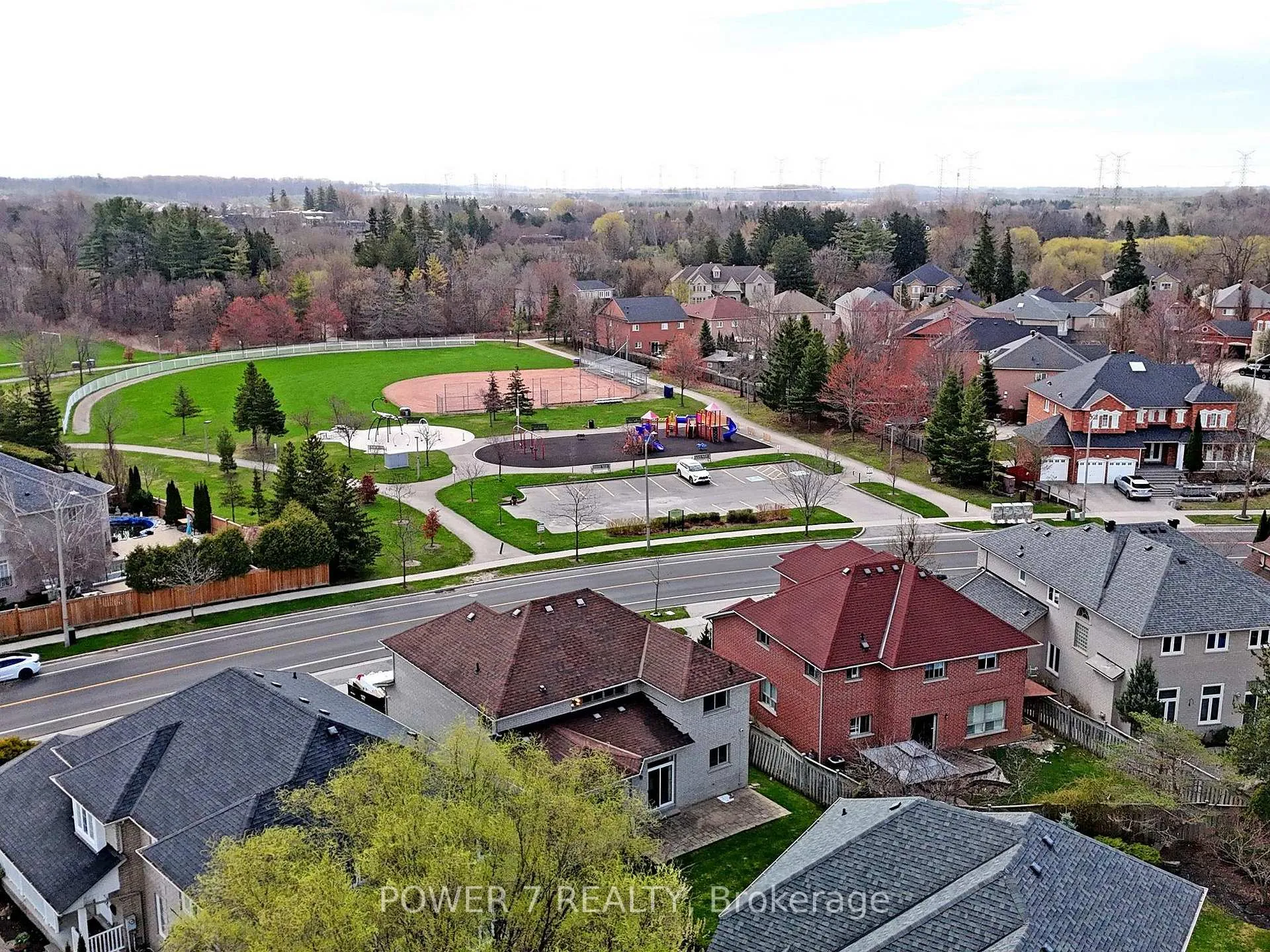 Photo 3 of 101 Boxwood Crescent, Markham, Rouge Fairways — HOMEH