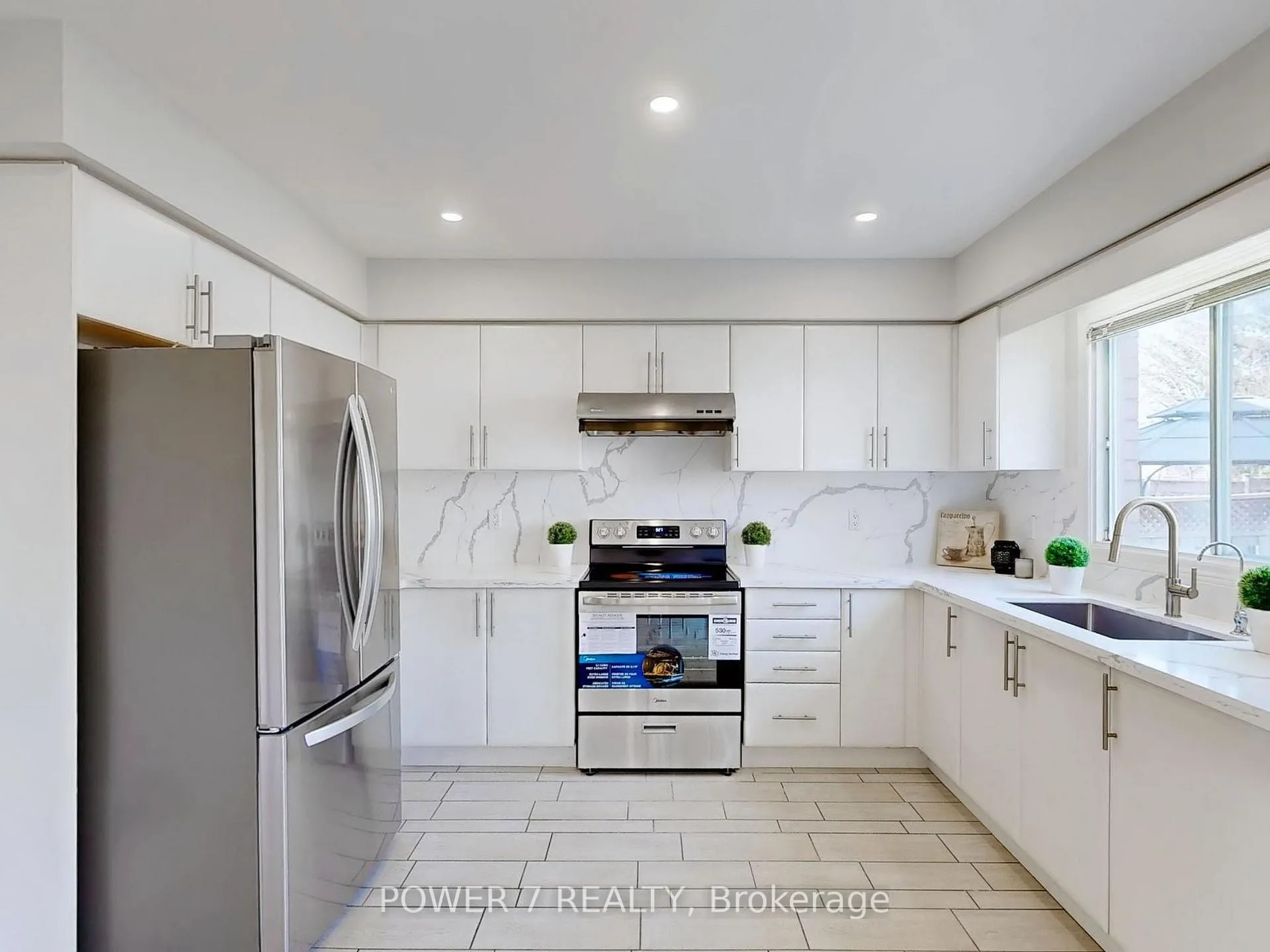 Photo 13 of 101 Boxwood Crescent, Markham, Rouge Fairways — HOMEH