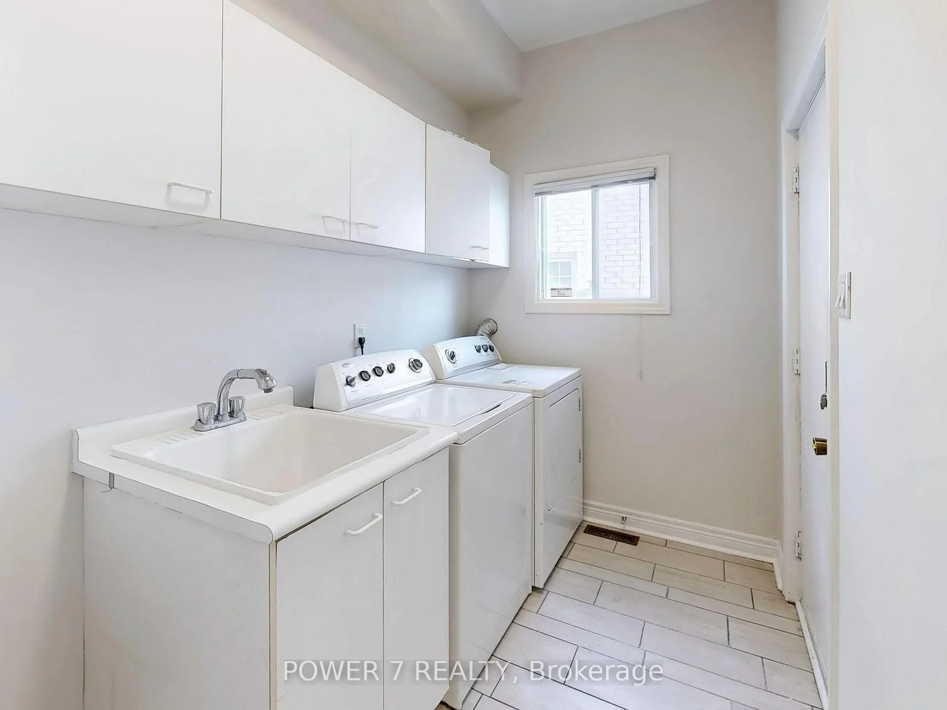Photo 23 of 101 Boxwood Crescent, Markham, Rouge Fairways — HOMEH