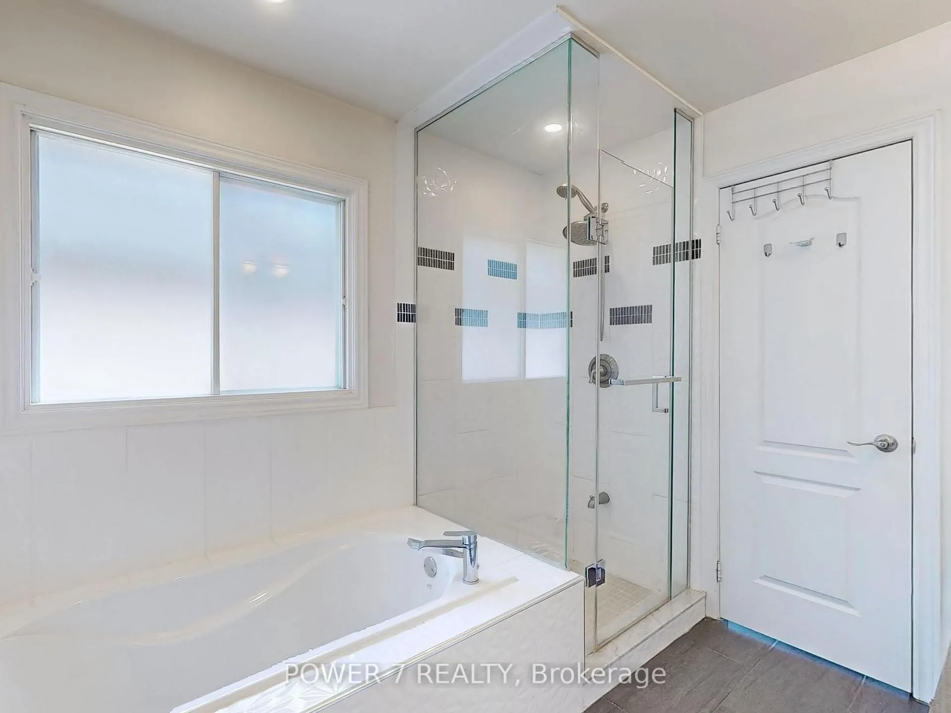 Photo 27 of 101 Boxwood Crescent, Markham, Rouge Fairways — HOMEH