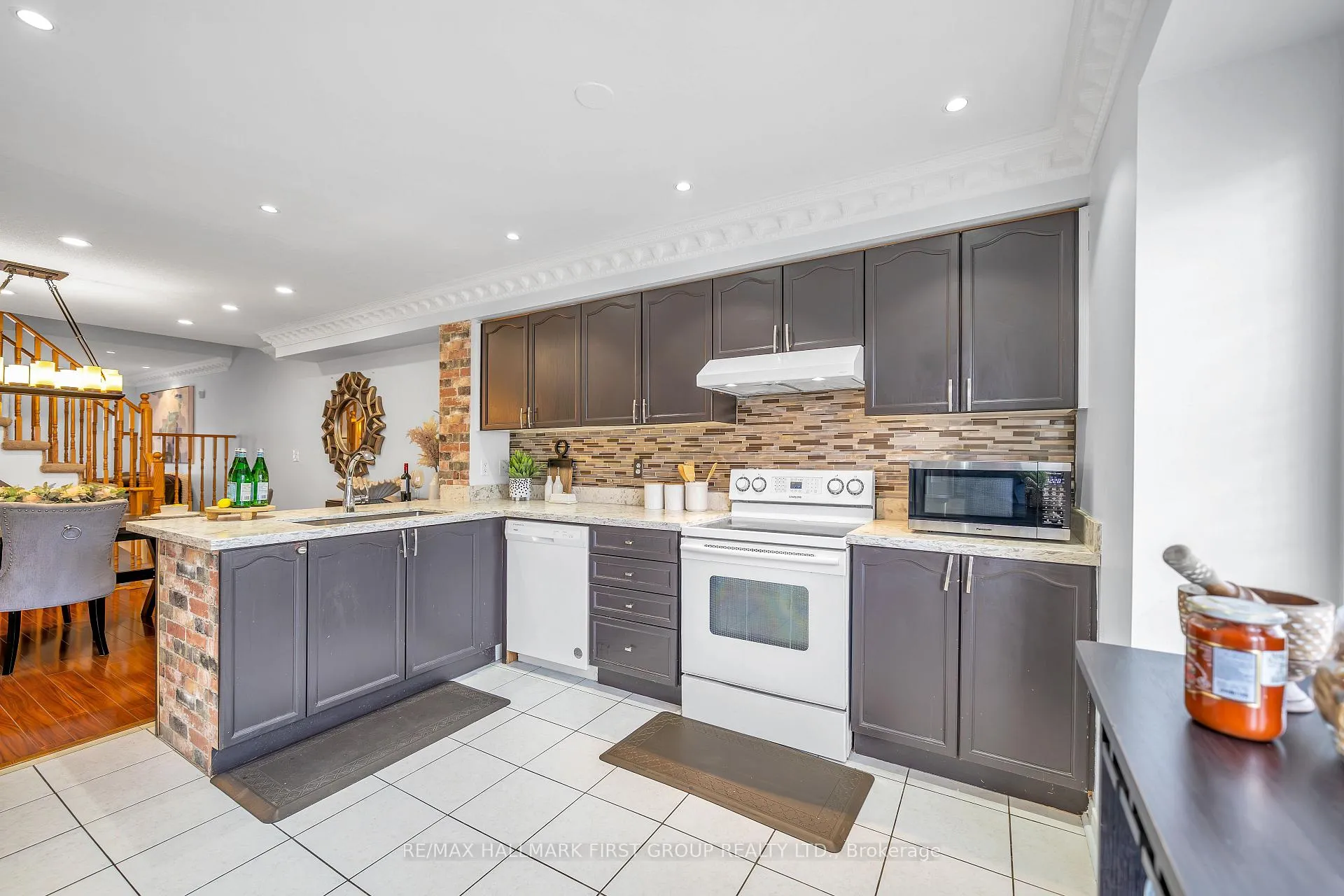 Photo 16 of 20 Webbford Street, Ajax, South West — HOMEH