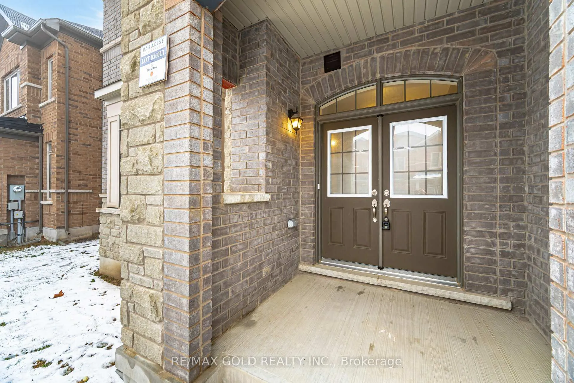 Photo 4 of 52 Block Road, Brampton, Northwest Brampton — HOMEH