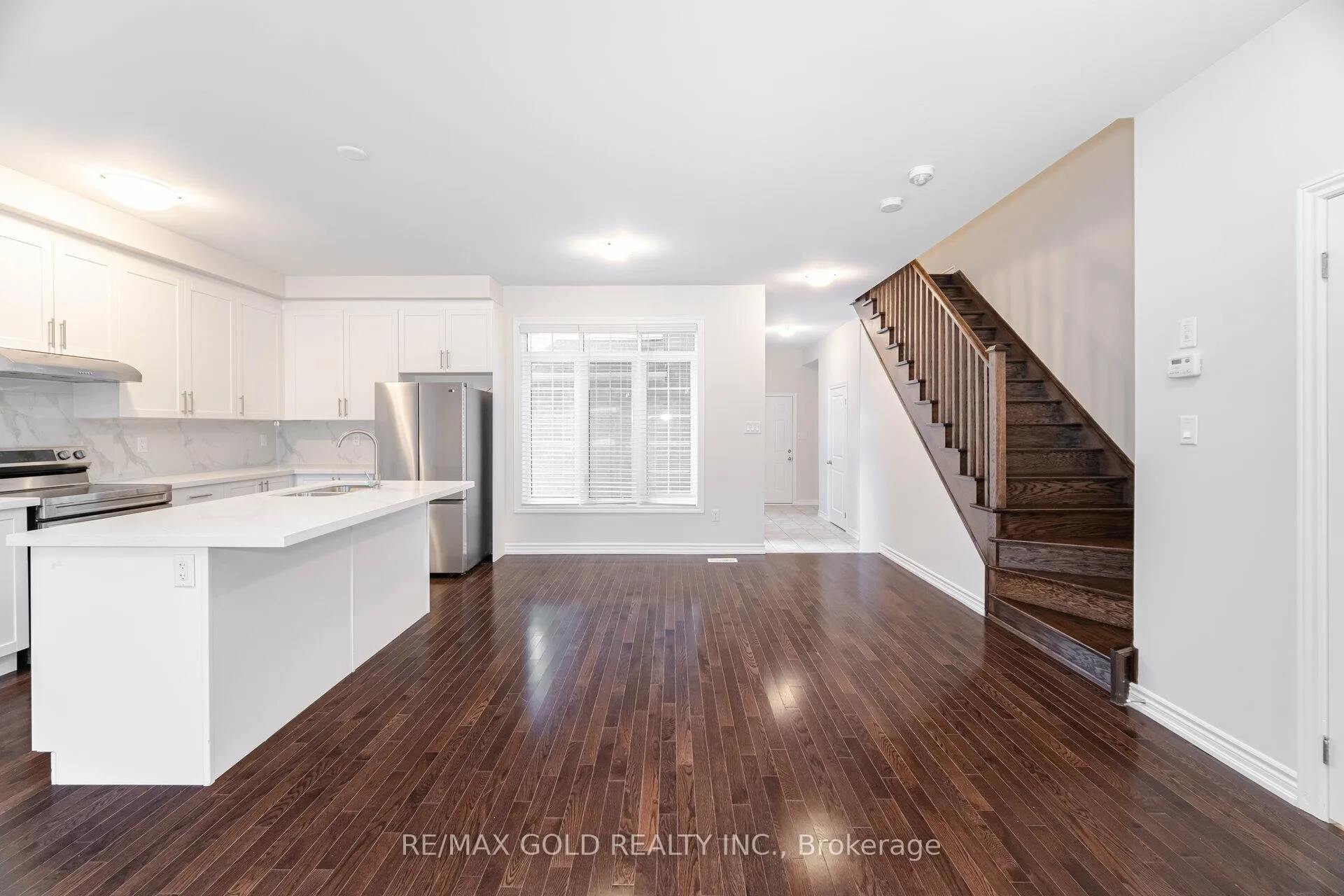 Photo 9 of 52 Block Road, Brampton, Northwest Brampton — HOMEH