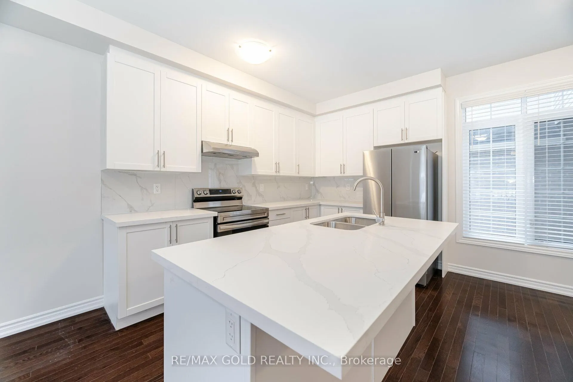 Photo 11 of 52 Block Road, Brampton, Northwest Brampton — HOMEH