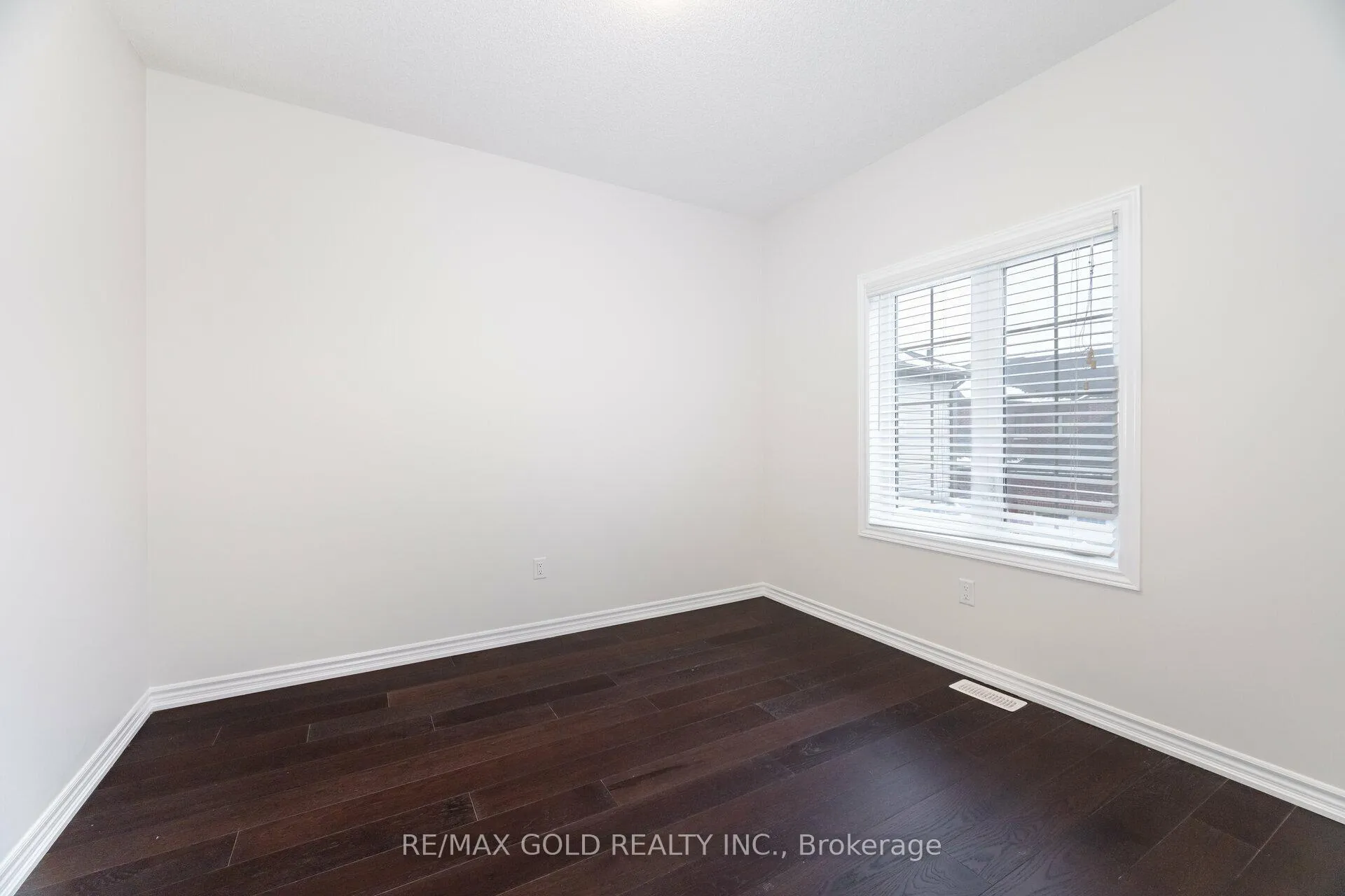 Photo 21 of 52 Block Road, Brampton, Northwest Brampton — HOMEH
