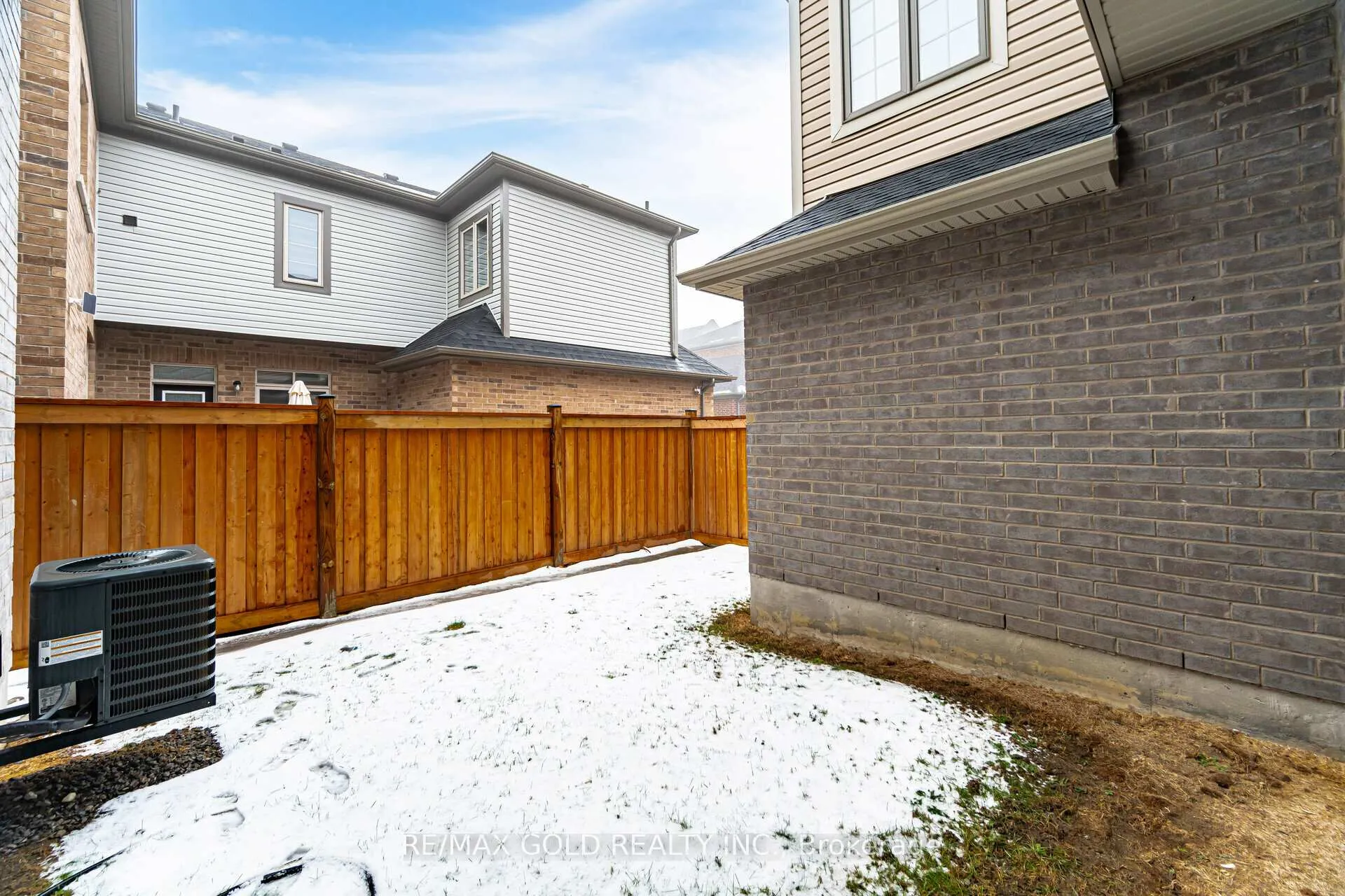 Photo 34 of 52 Block Road, Brampton, Northwest Brampton — HOMEH