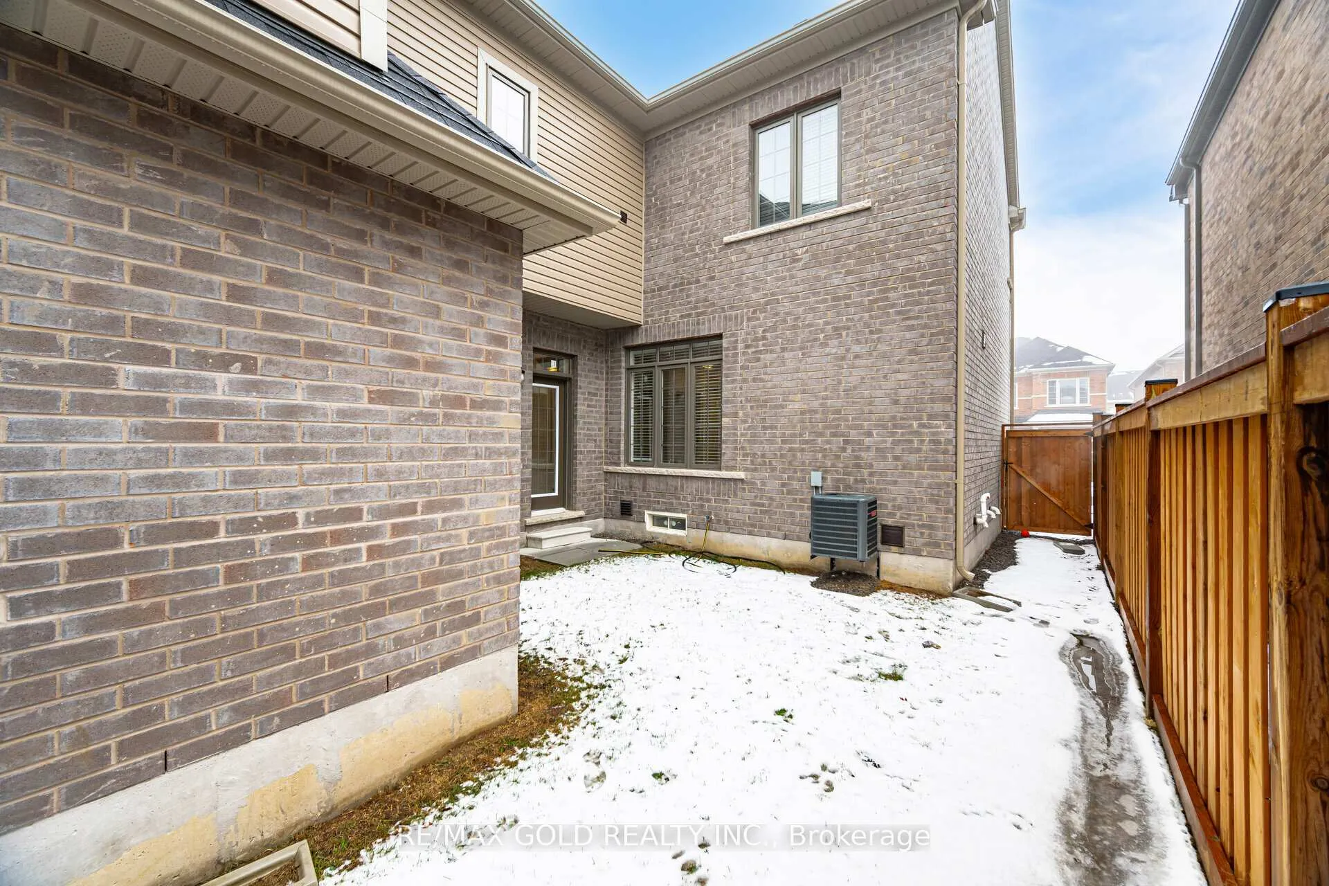 Photo 35 of 52 Block Road, Brampton, Northwest Brampton — HOMEH
