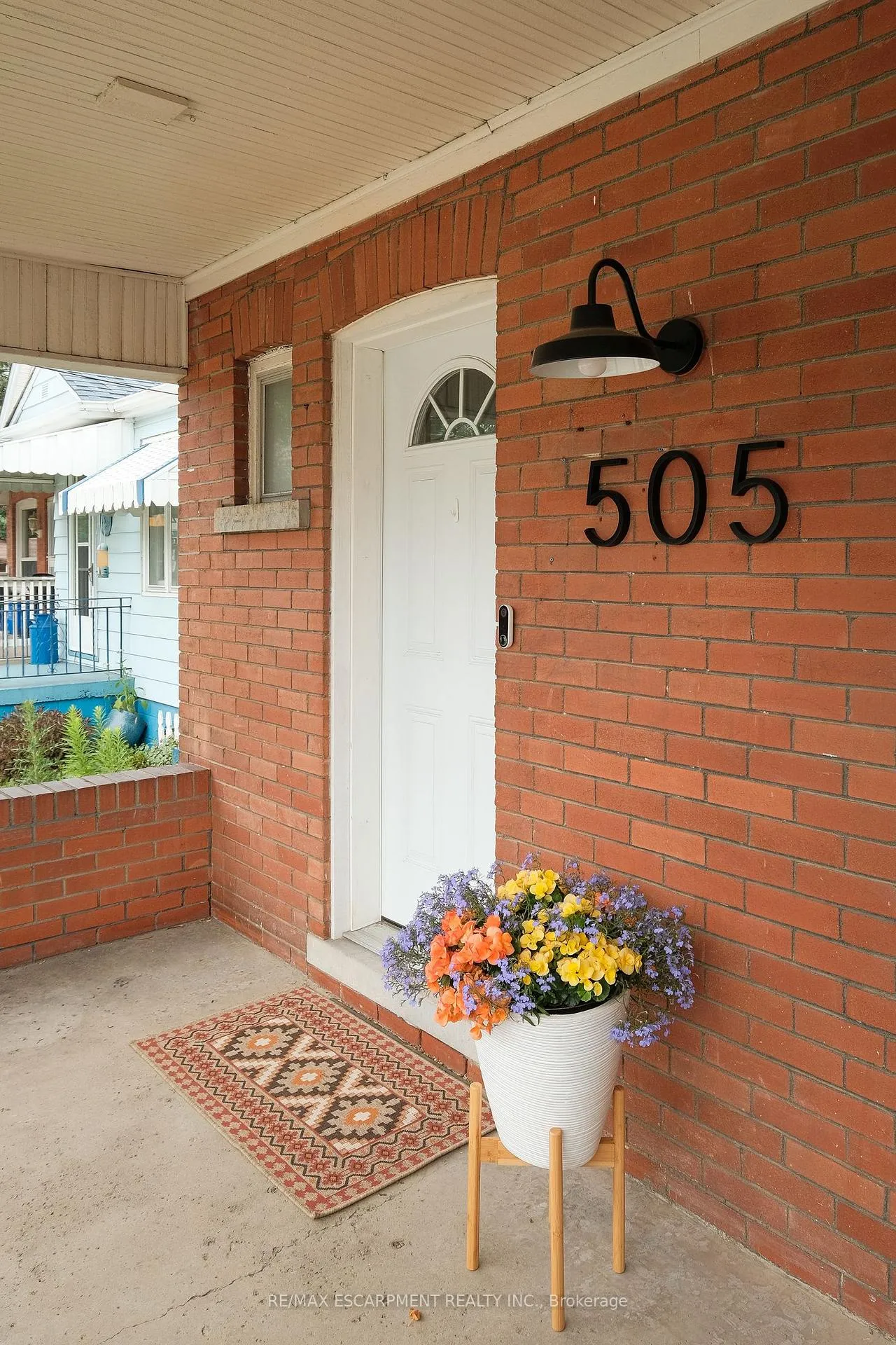 Photo 4 of 505 Queensdale Avenue E, Hamilton, Eastmount — HOMEH