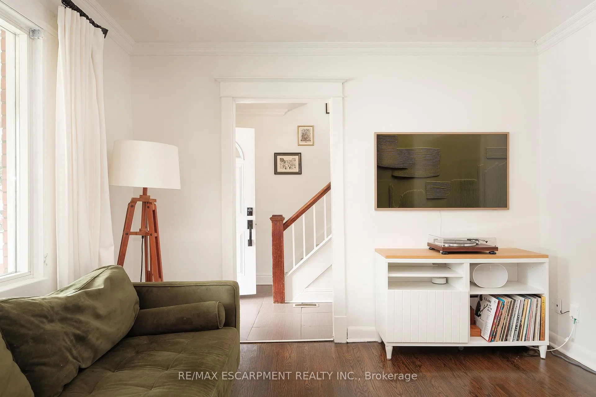 Photo 8 of 505 Queensdale Avenue E, Hamilton, Eastmount — HOMEH