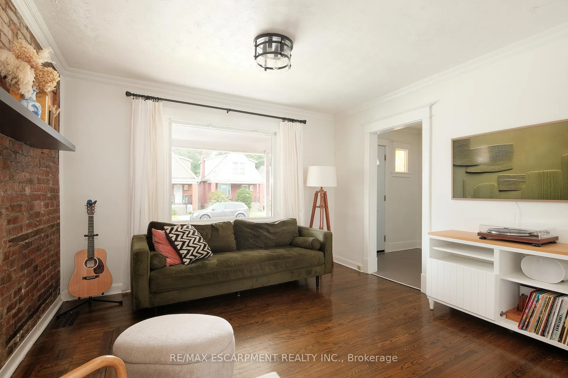 Photo 10 of 505 Queensdale Avenue E, Hamilton, Eastmount — HOMEH