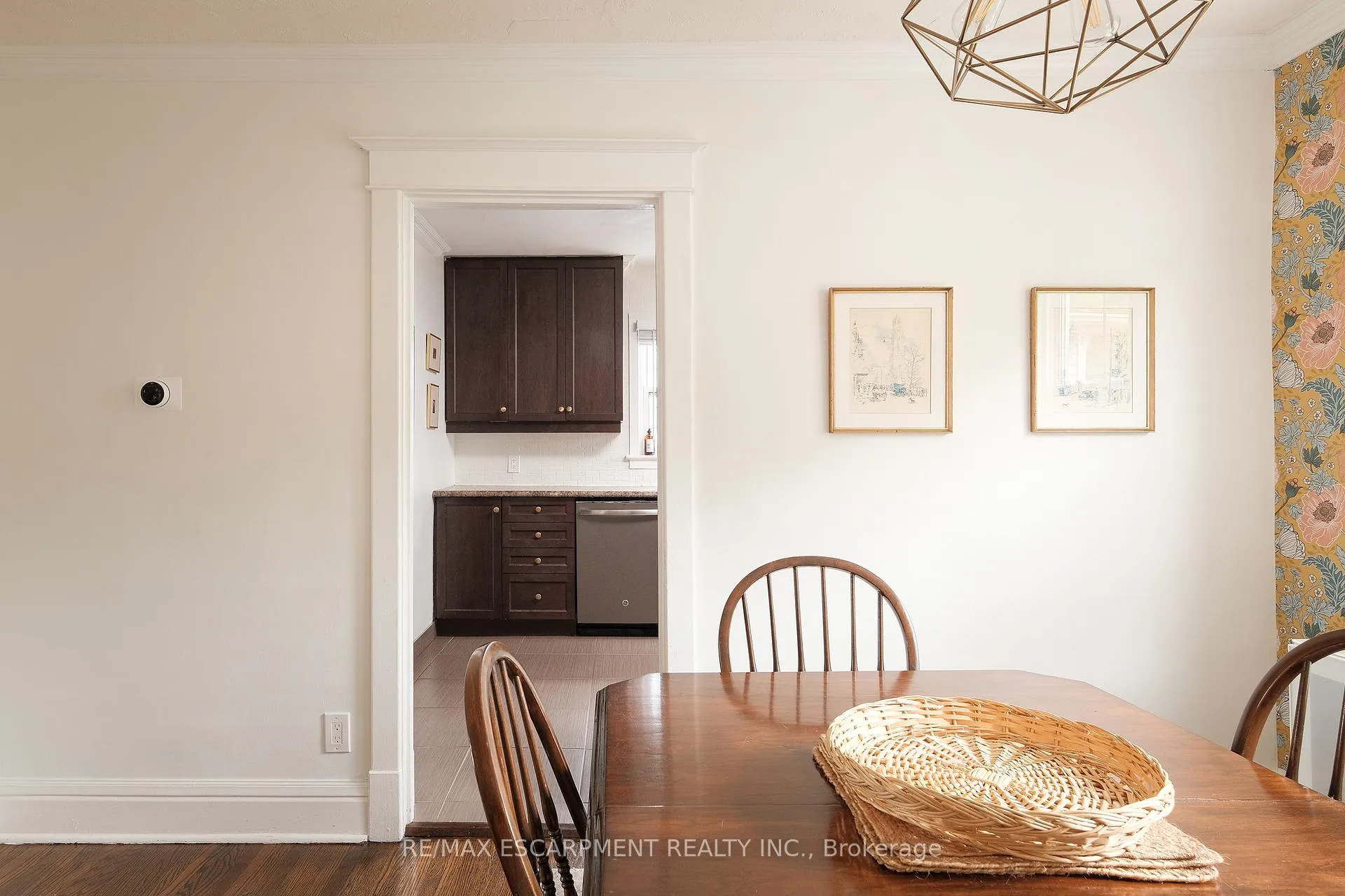 Photo 17 of 505 Queensdale Avenue E, Hamilton, Eastmount — HOMEH