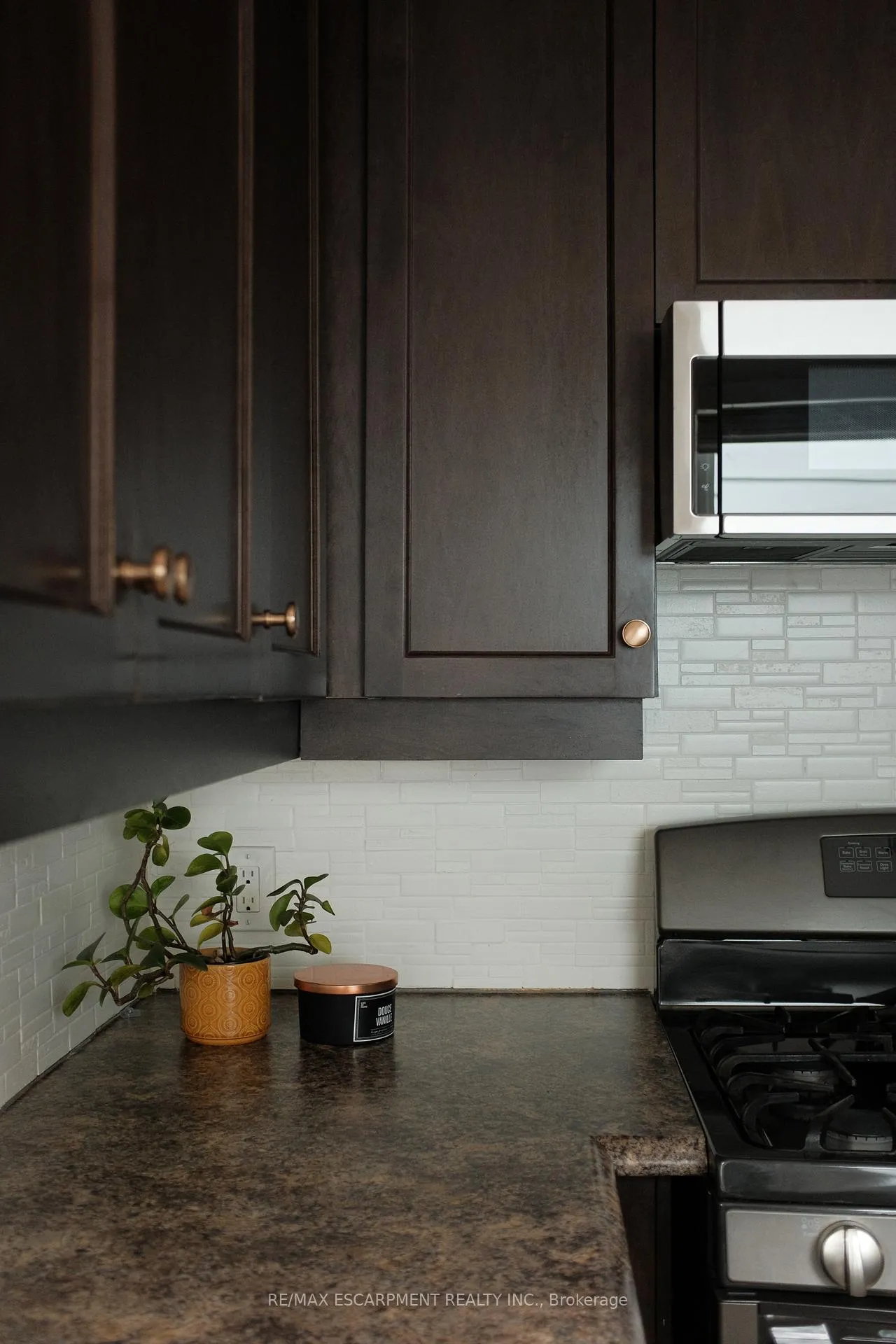 Photo 20 of 505 Queensdale Avenue E, Hamilton, Eastmount — HOMEH