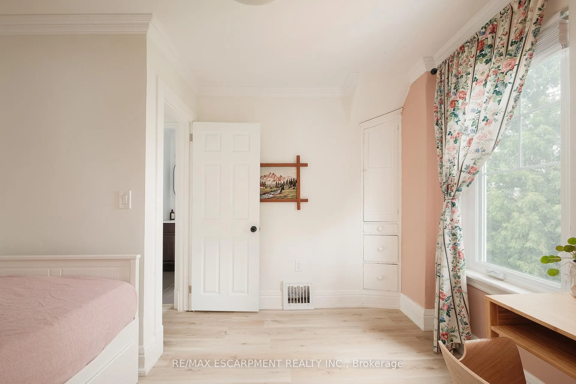 Photo 28 of 505 Queensdale Avenue E, Hamilton, Eastmount — HOMEH