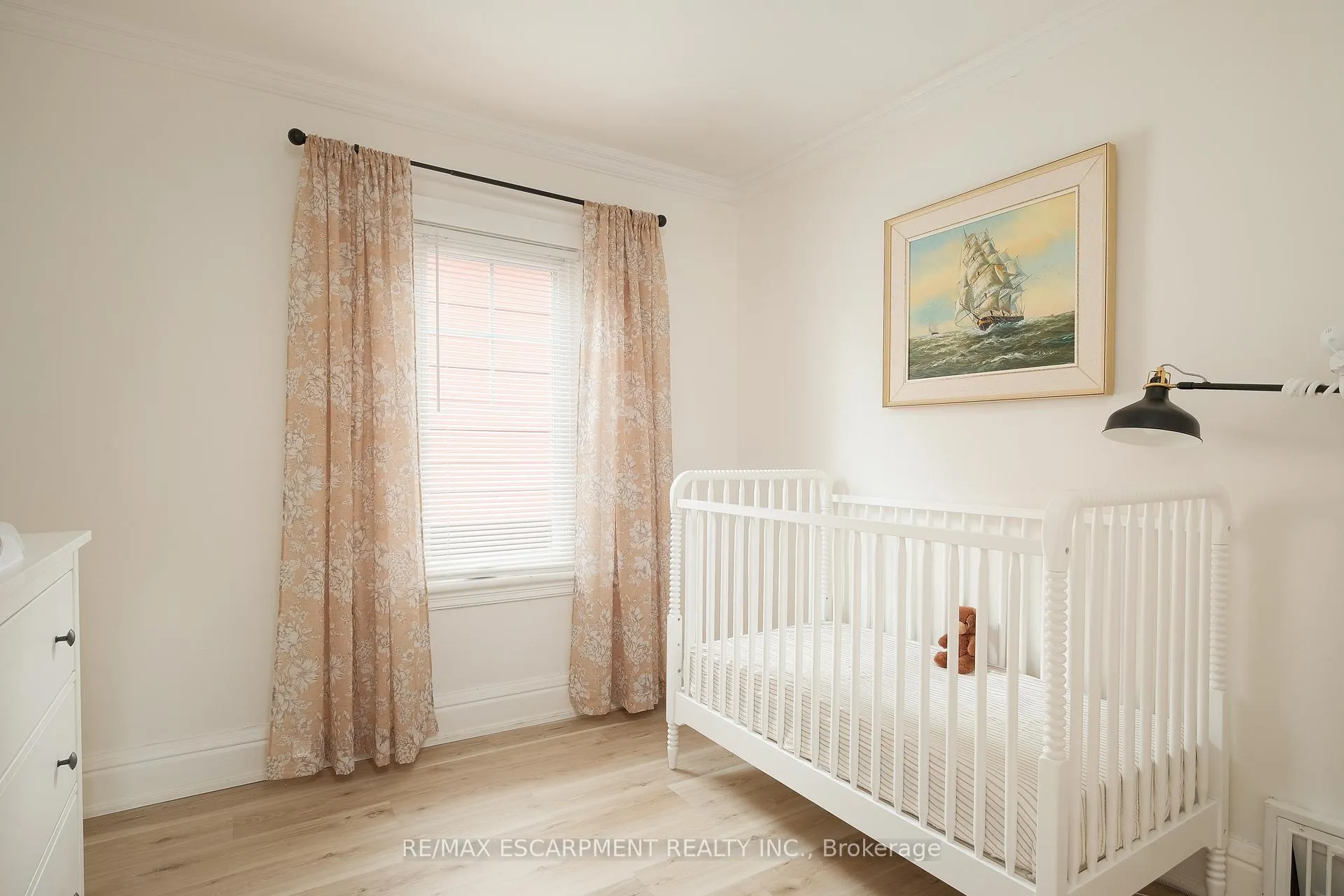 Photo 29 of 505 Queensdale Avenue E, Hamilton, Eastmount — HOMEH