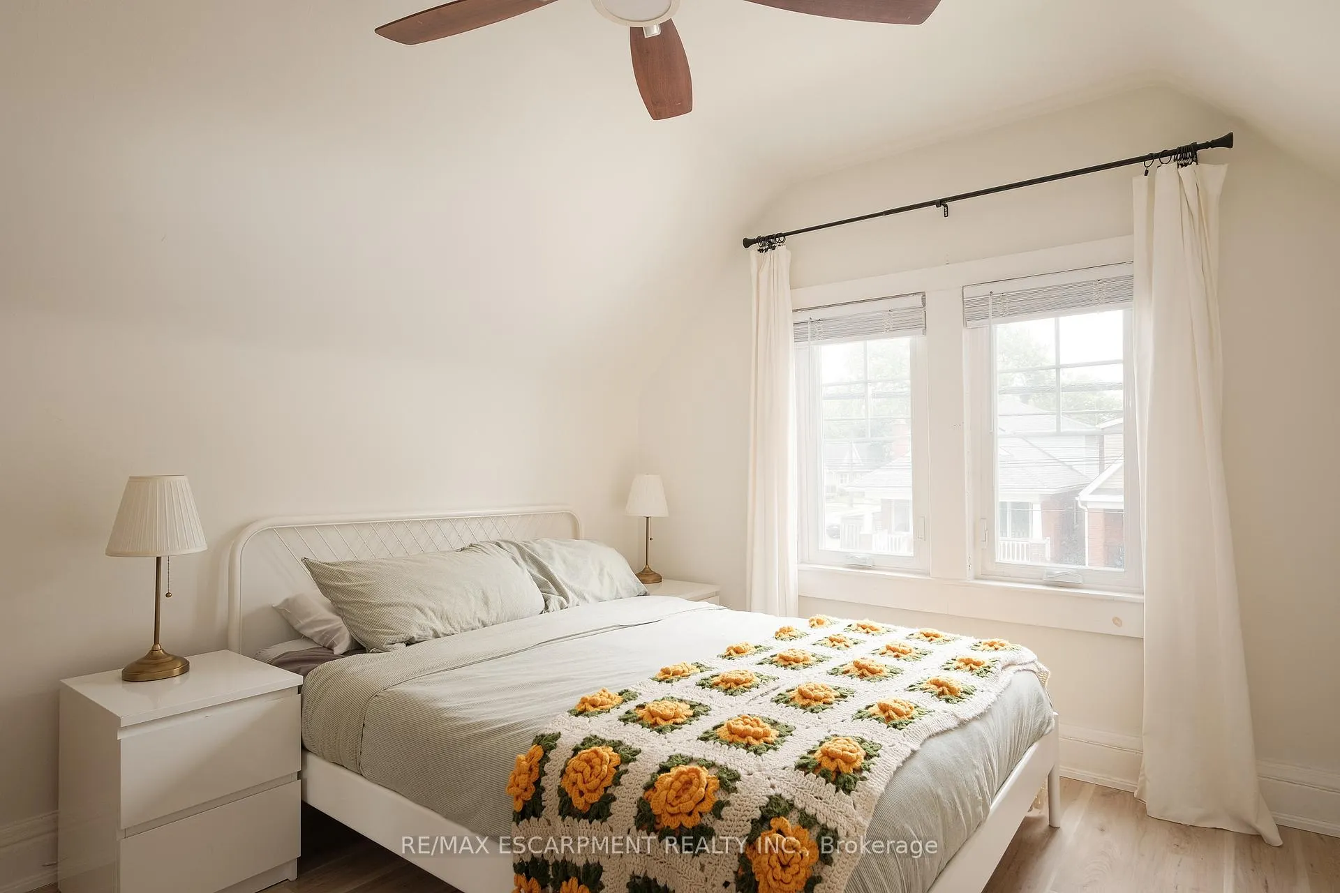 Photo 36 of 505 Queensdale Avenue E, Hamilton, Eastmount — HOMEH
