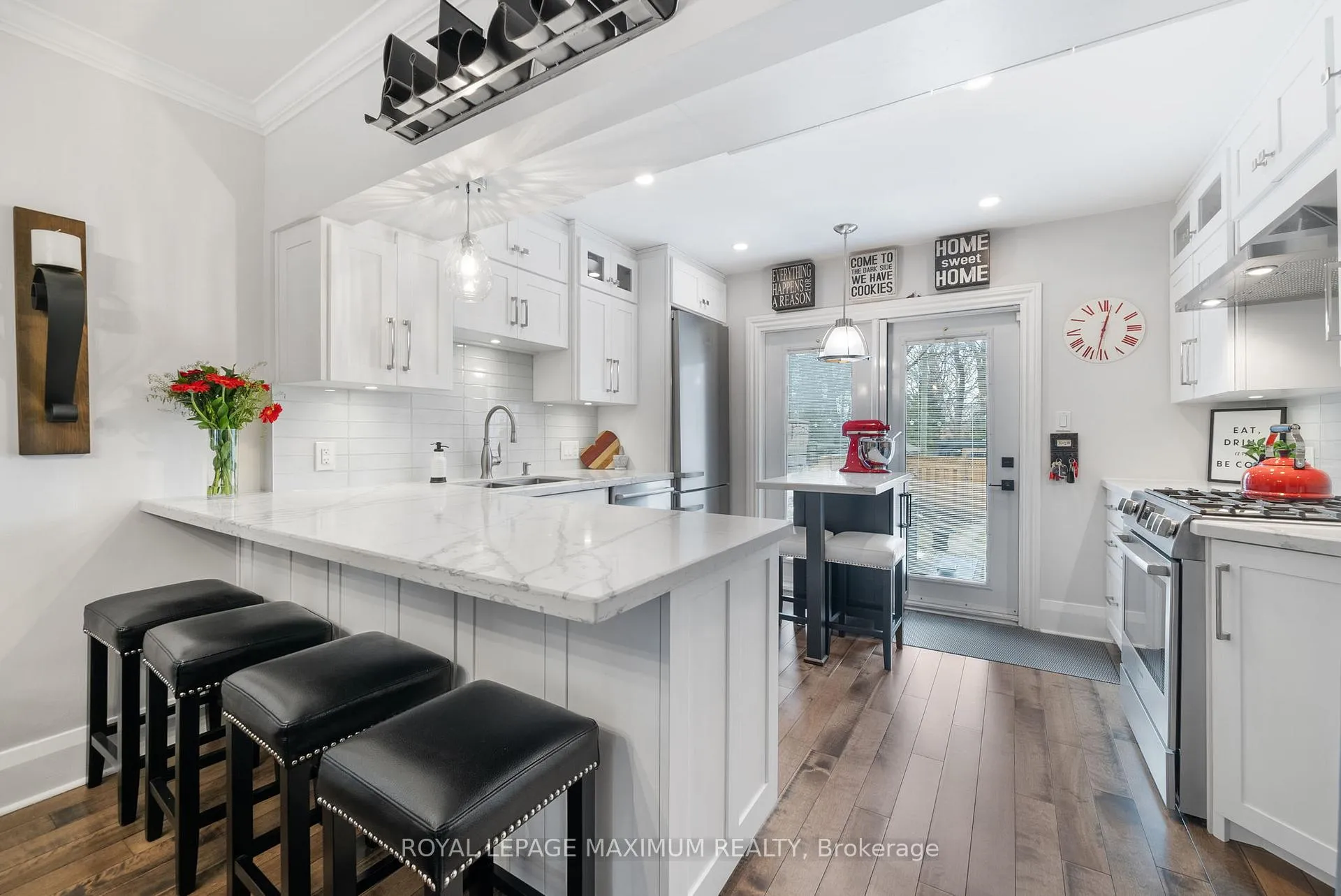 Photo 15 of 527 Merton Street, Toronto, Mount Pleasant East — HOMEH