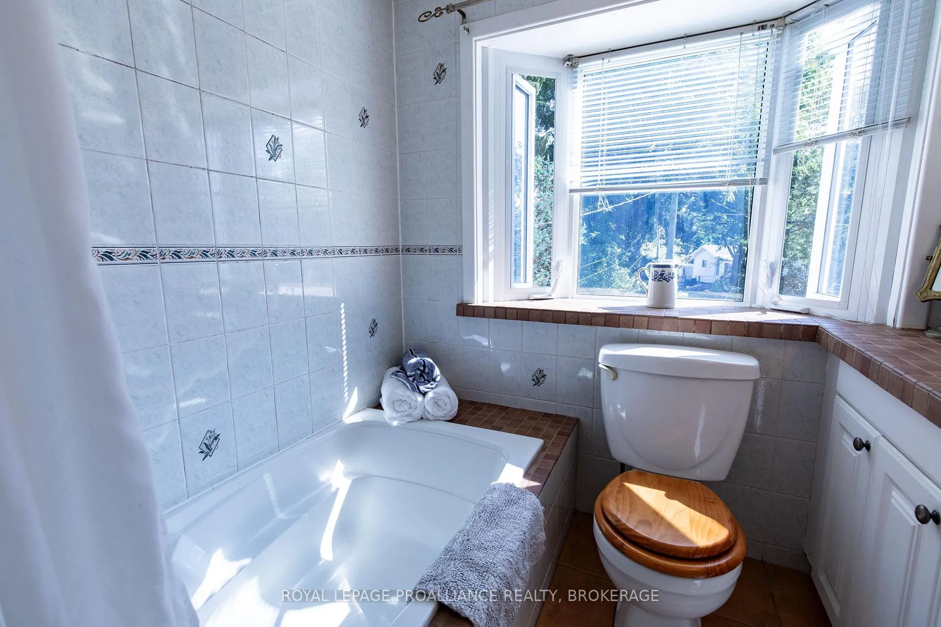 Photo 18 of 337 Palace Road, Kingston, Central City East — HOMEH