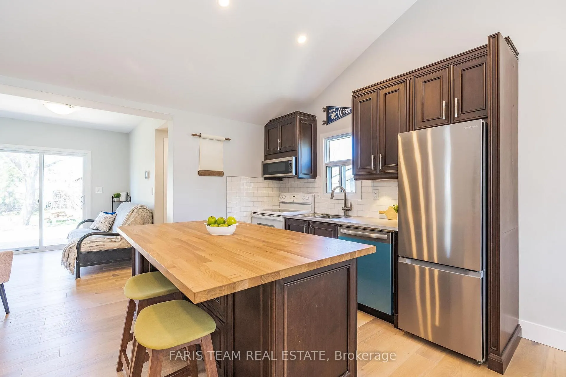 Photo 5 of 152 Silver Birch Crescent, Tay, Port McNicoll — HOMEH