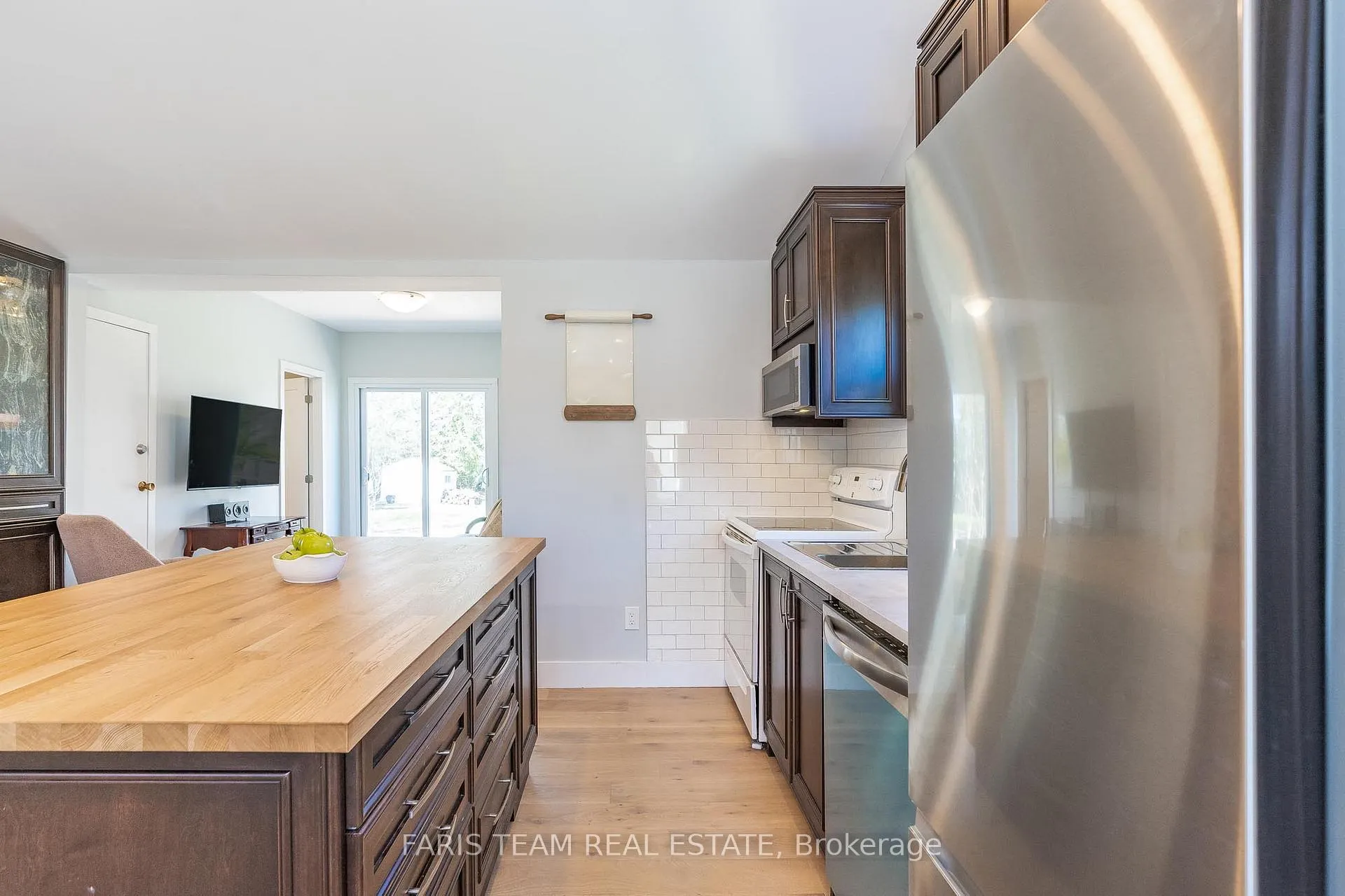 Photo 6 of 152 Silver Birch Crescent, Tay, Port McNicoll — HOMEH
