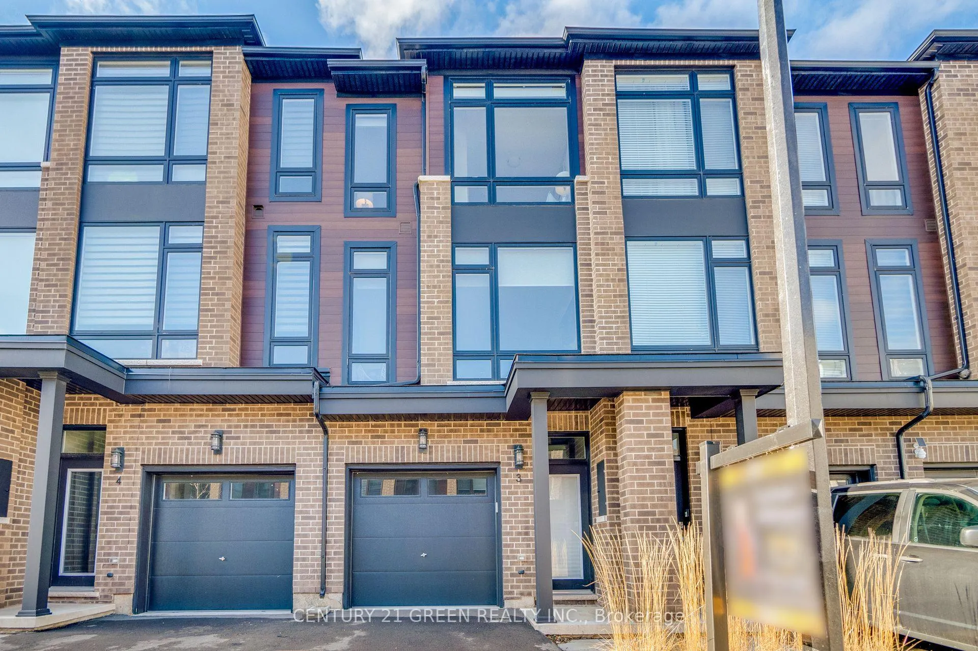 Photo 3 of Unit 3, 270 Melvin Avenue, Hamilton, McQuesten — HOMEH