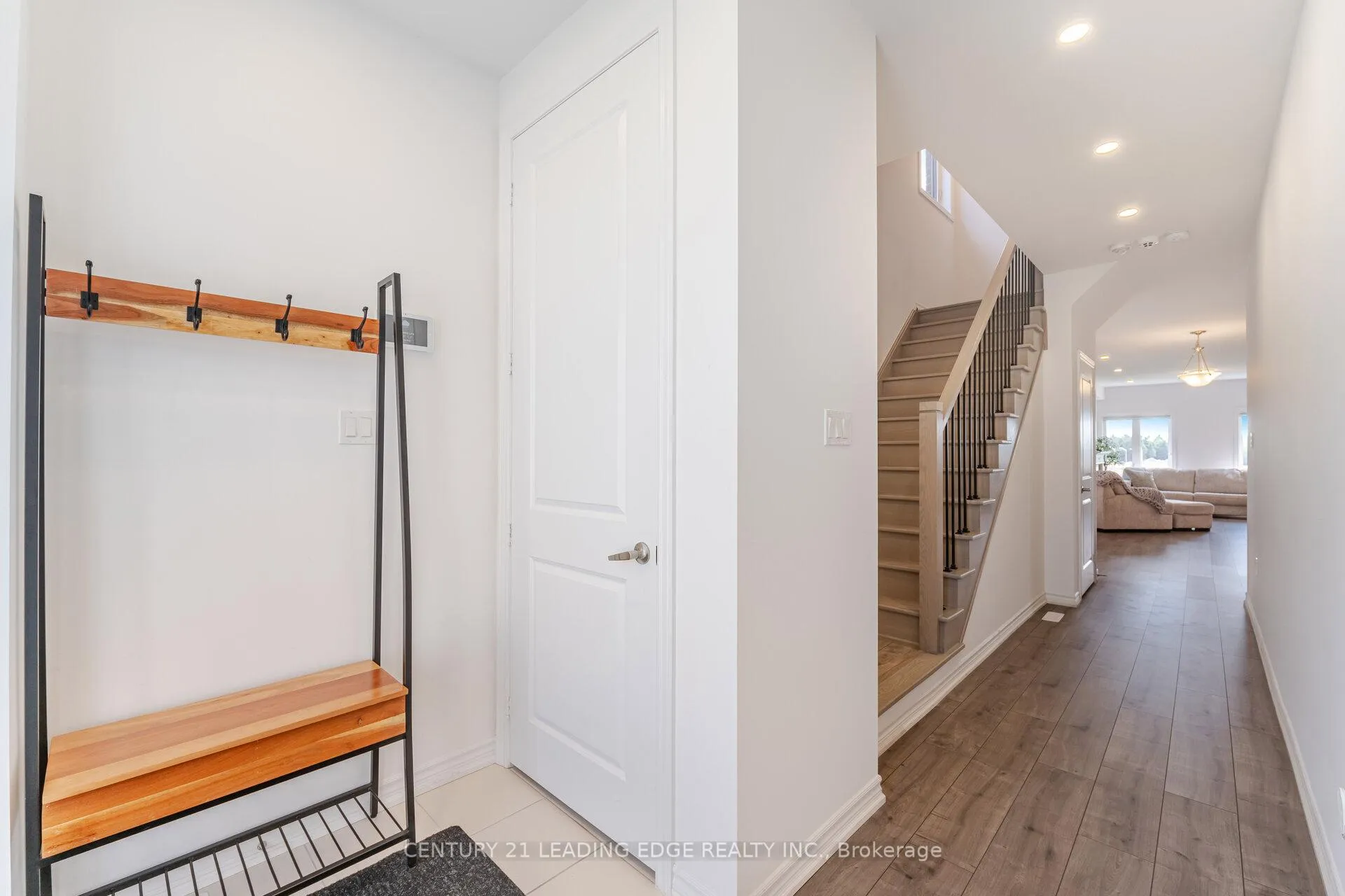 Photo 3 of 307 Ridley Crescent, Southgate — HOMEH