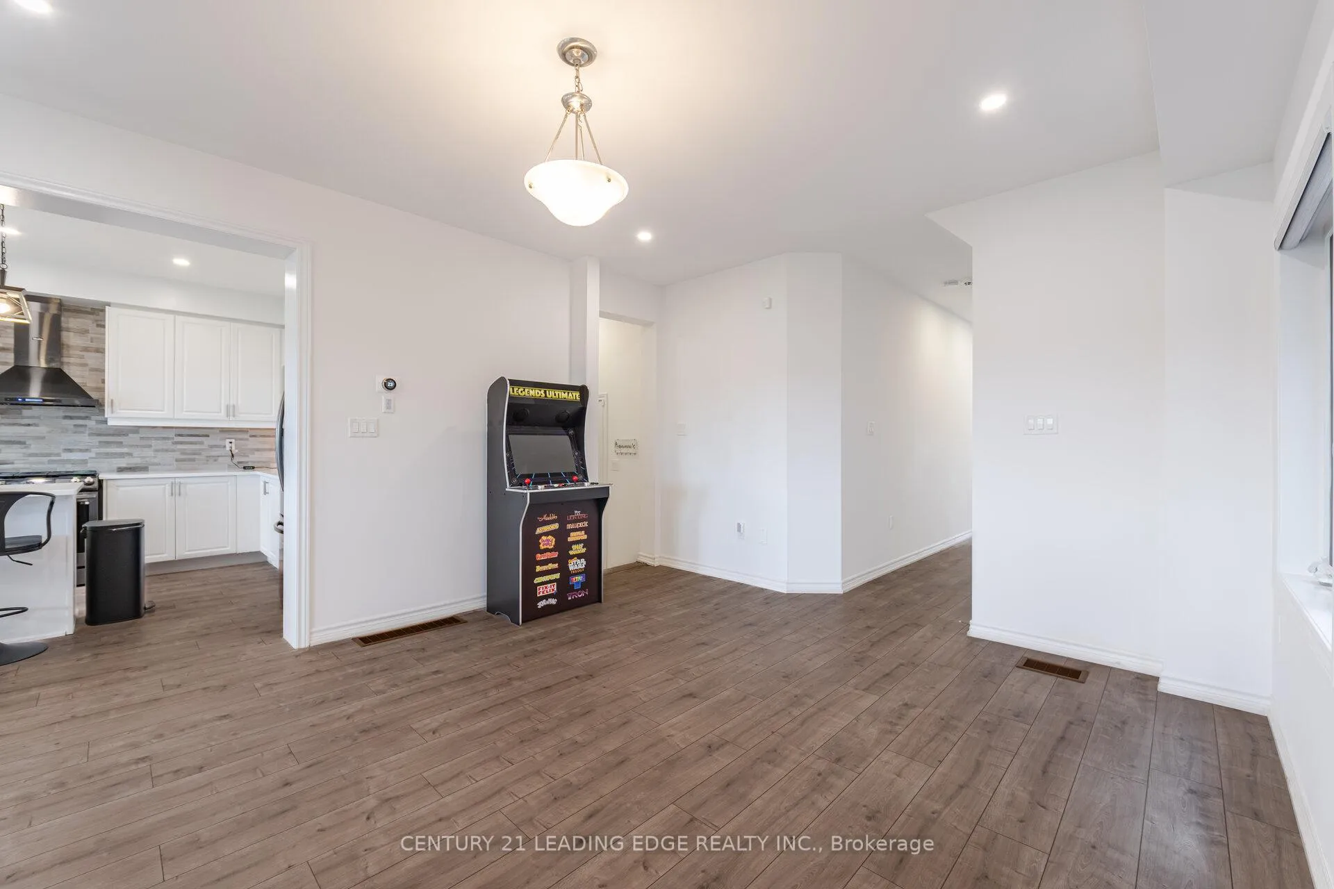 Photo 6 of 307 Ridley Crescent, Southgate — HOMEH