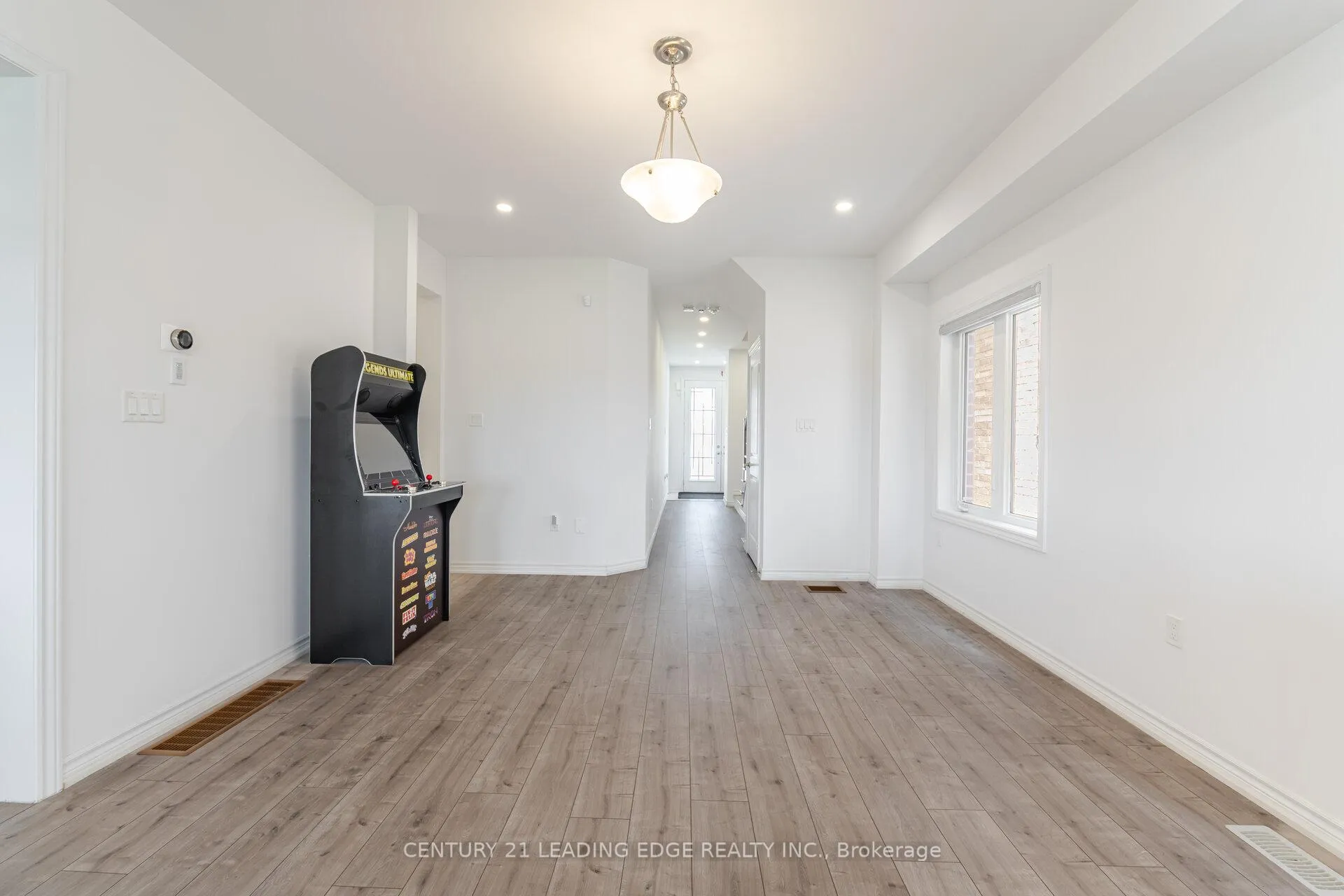 Photo 7 of 307 Ridley Crescent, Southgate — HOMEH