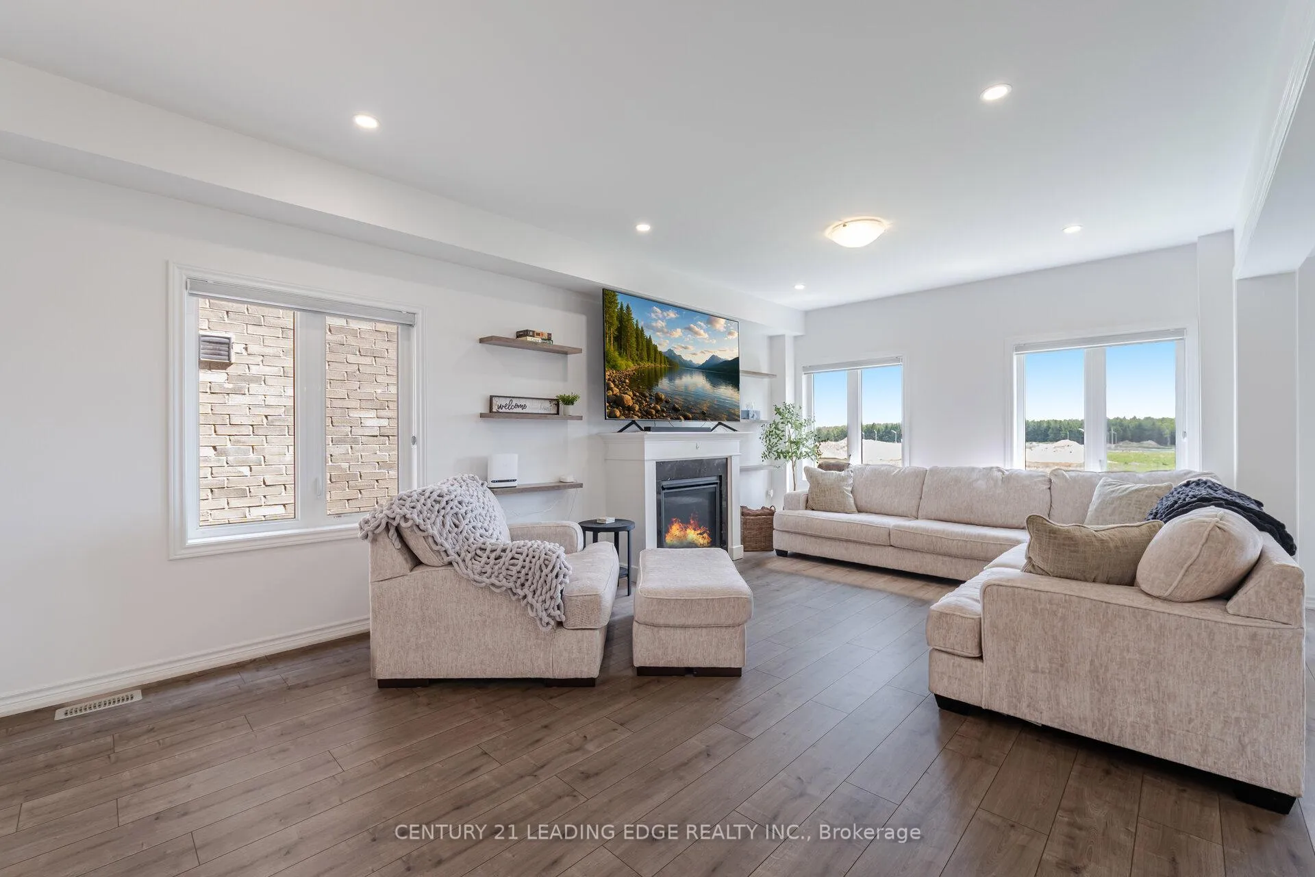 Photo 8 of 307 Ridley Crescent, Southgate — HOMEH
