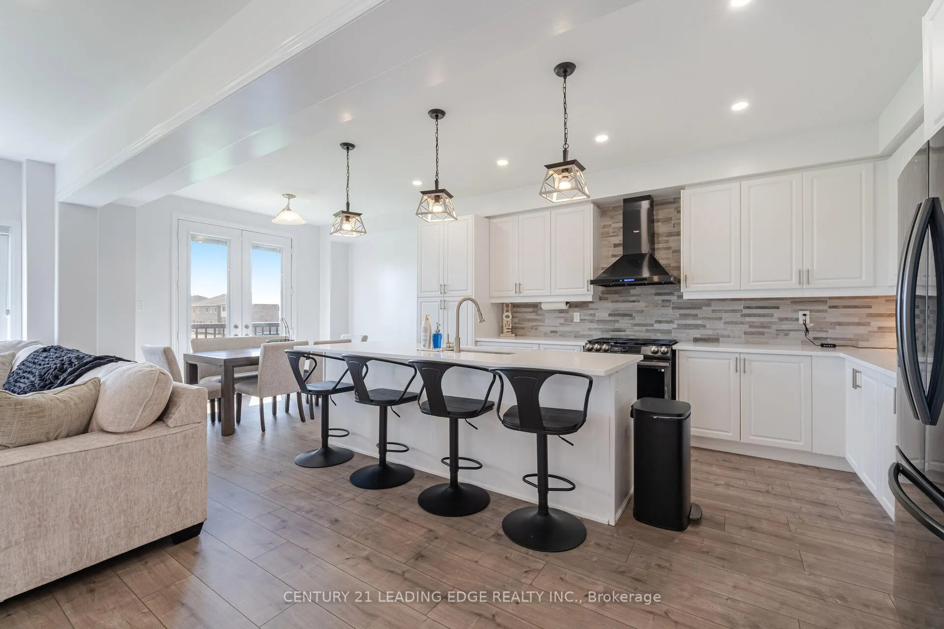 Photo 11 of 307 Ridley Crescent, Southgate — HOMEH