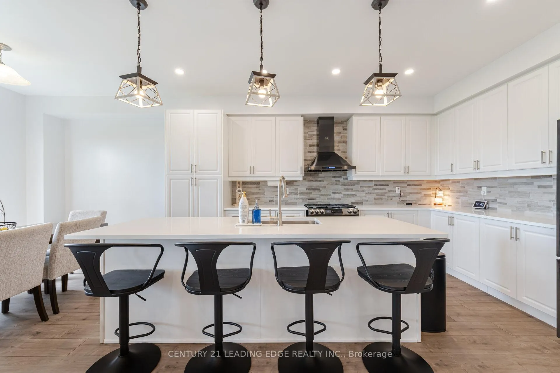 Photo 12 of 307 Ridley Crescent, Southgate — HOMEH