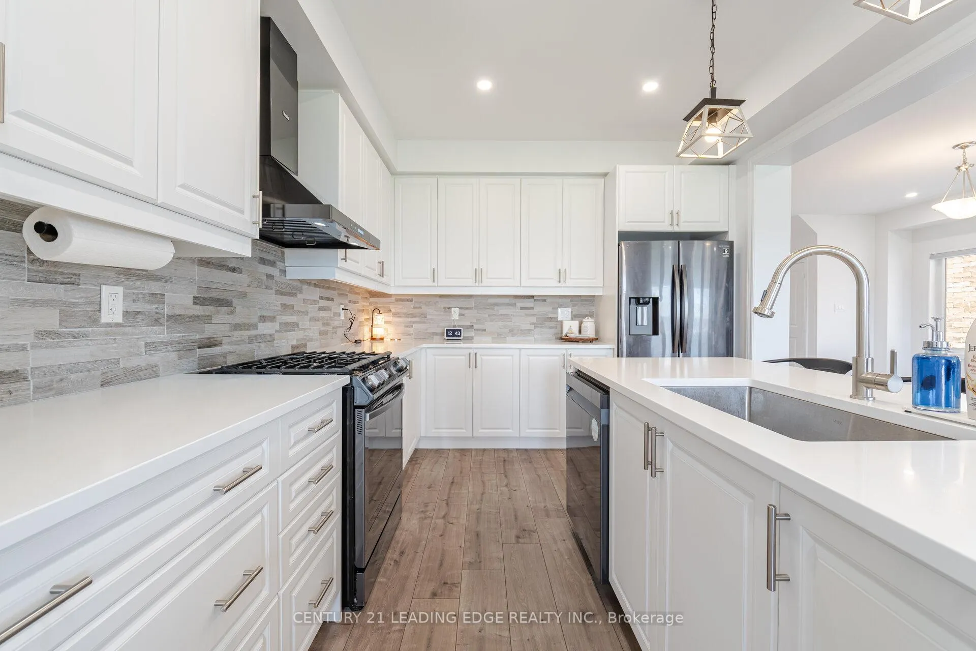 Photo 14 of 307 Ridley Crescent, Southgate — HOMEH
