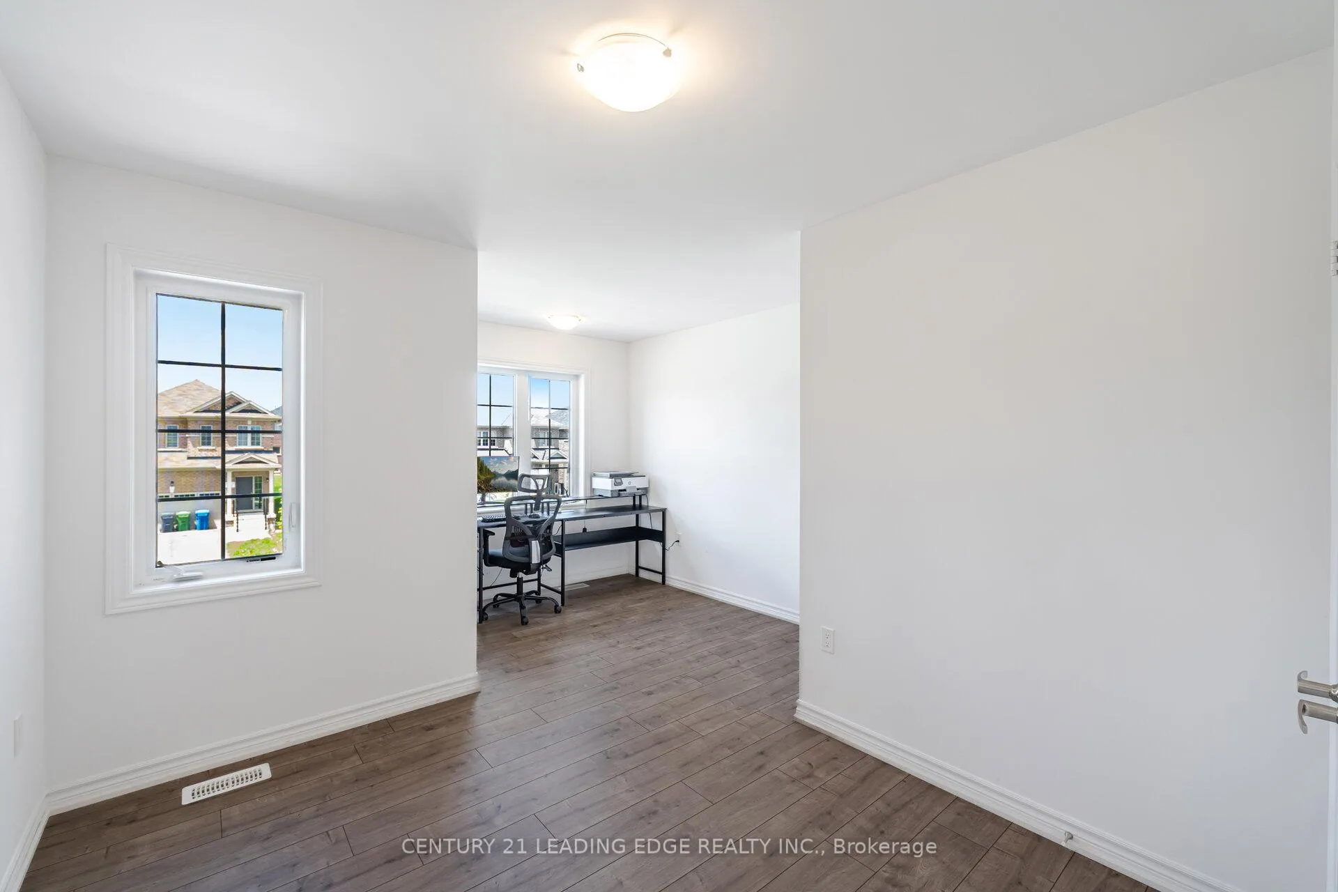 Photo 26 of 307 Ridley Crescent, Southgate — HOMEH