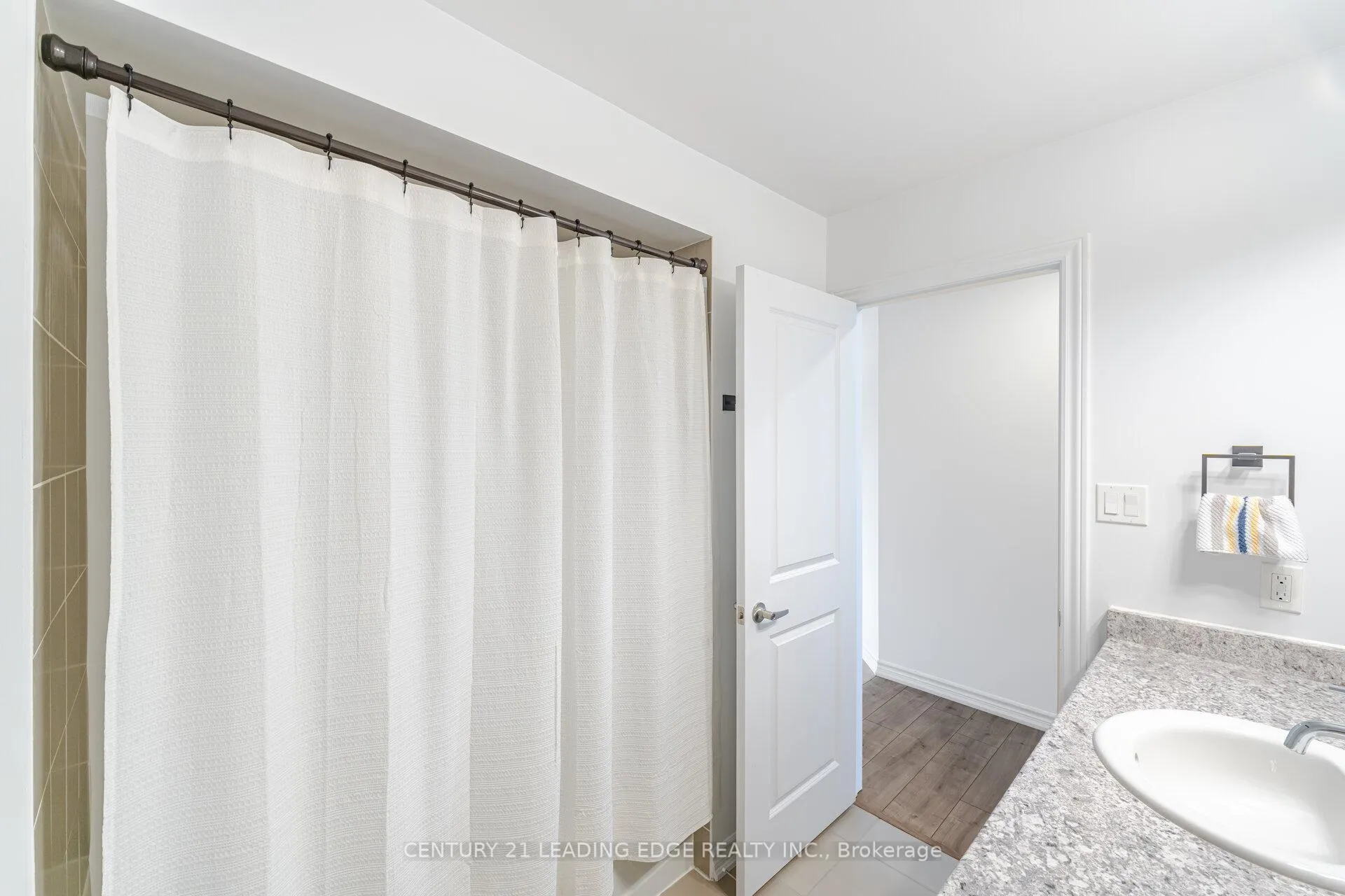 Photo 30 of 307 Ridley Crescent, Southgate — HOMEH