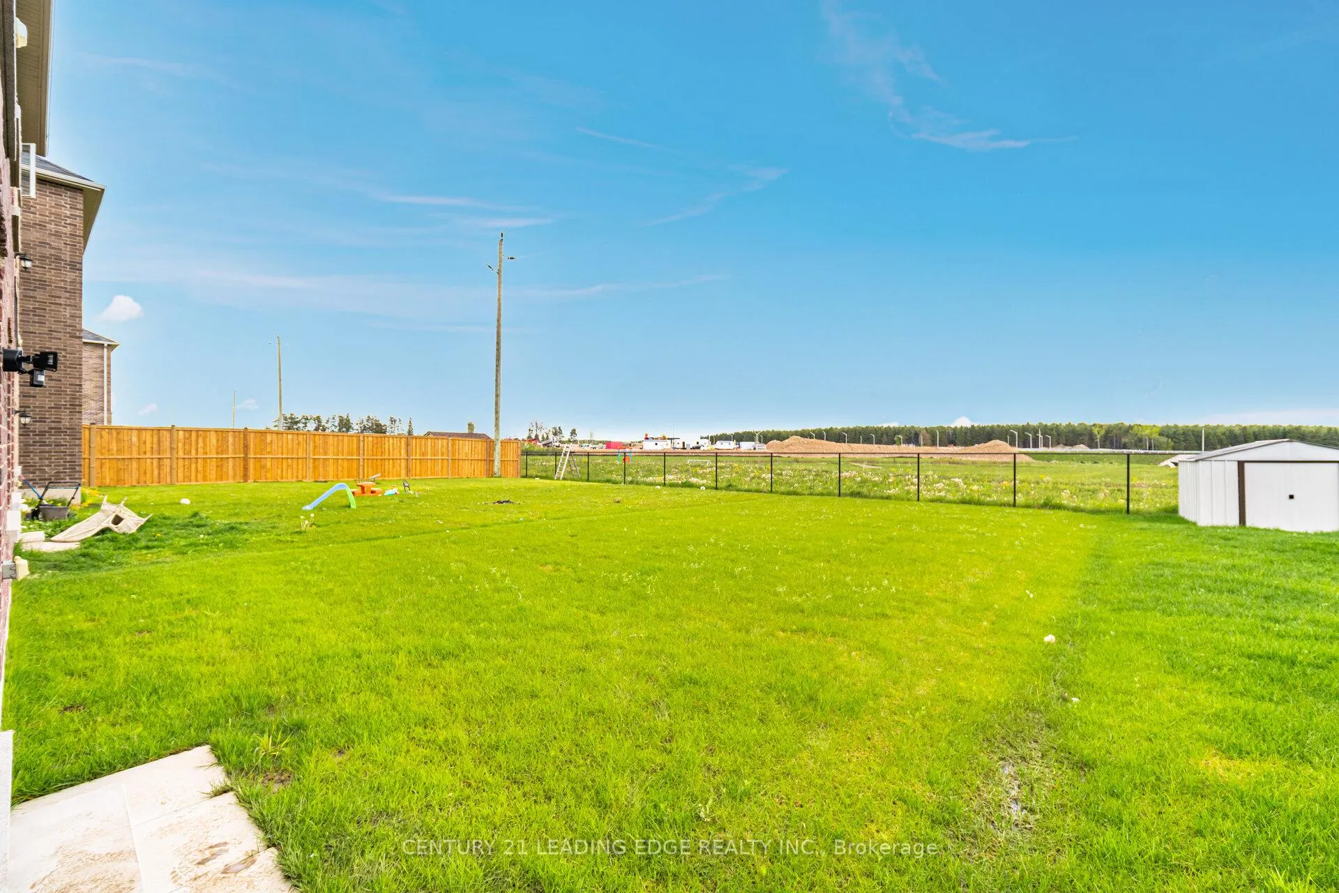 Photo 33 of 307 Ridley Crescent, Southgate — HOMEH