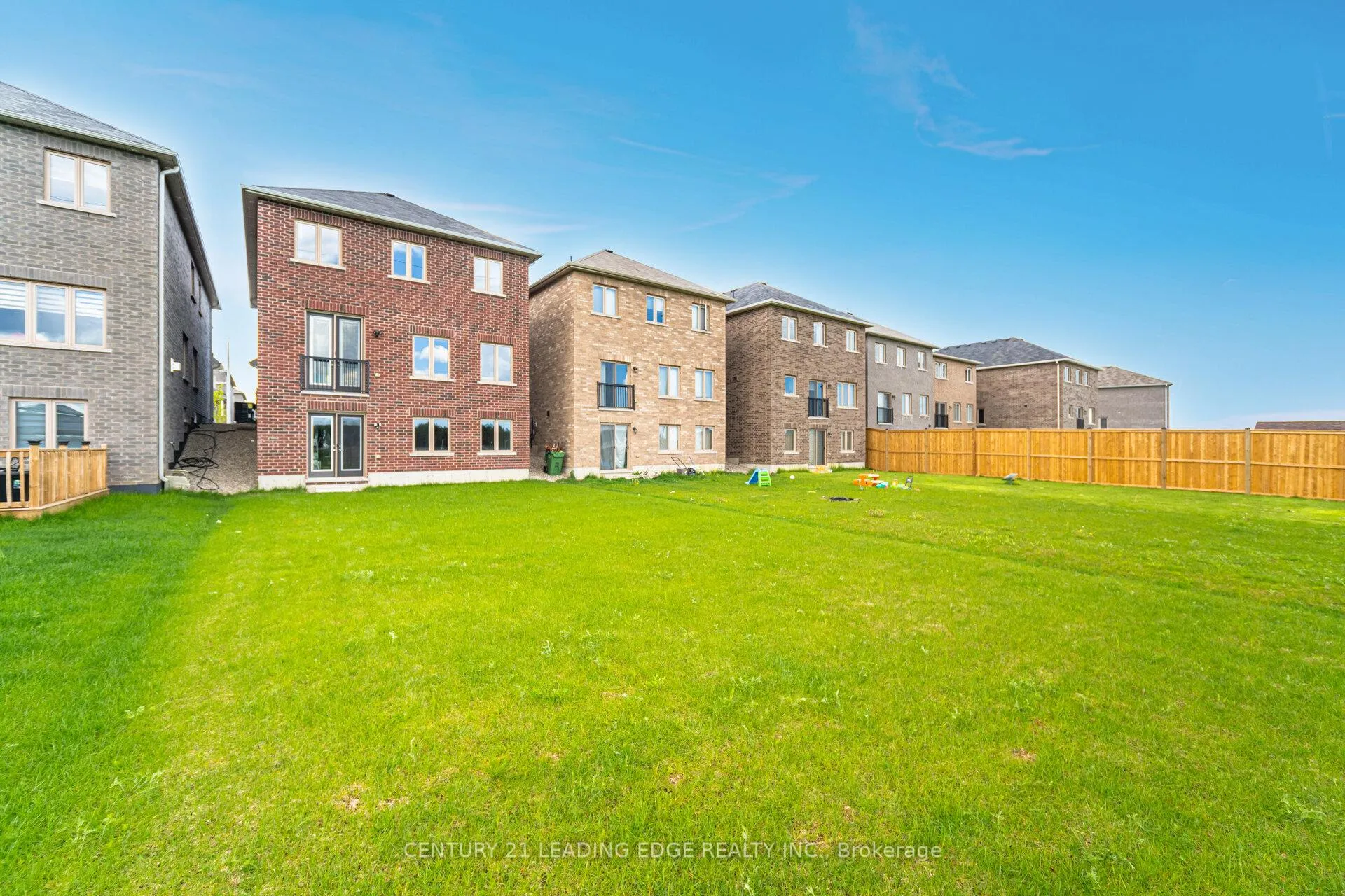 Photo 34 of 307 Ridley Crescent, Southgate — HOMEH