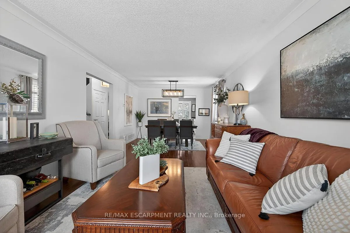 Photo 13 of 8316 Twenty Road E, Hamilton, Rural Glanbrook — HOMEH