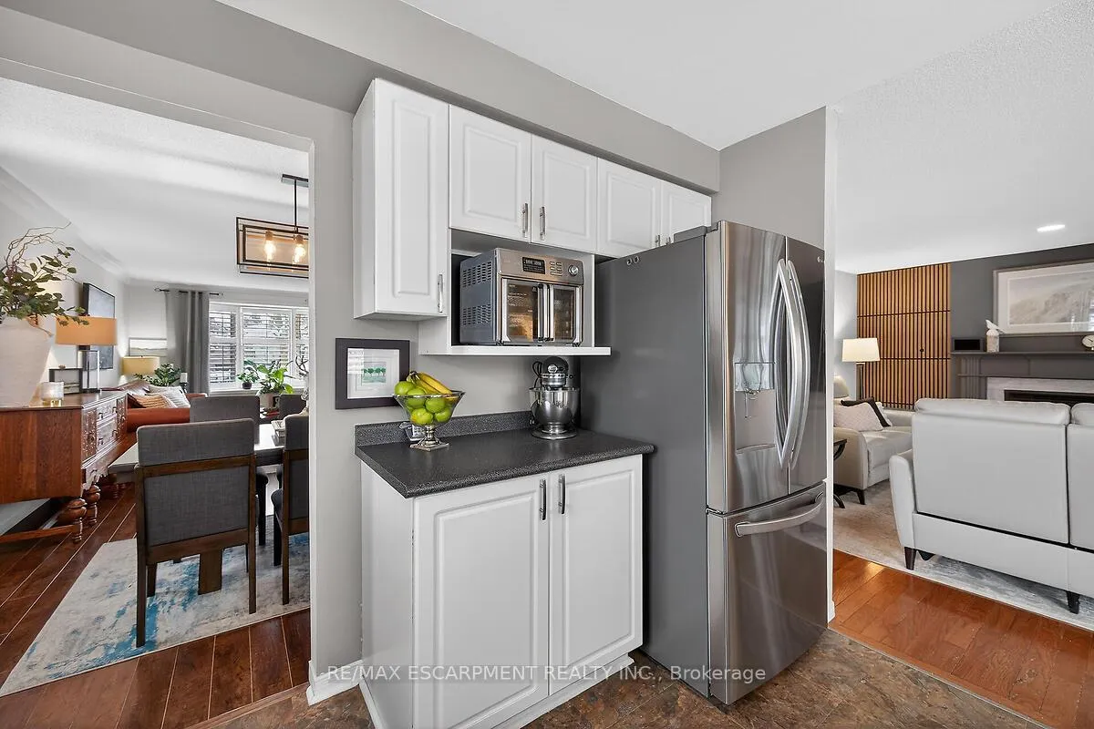 Photo 17 of 8316 Twenty Road E, Hamilton, Rural Glanbrook — HOMEH
