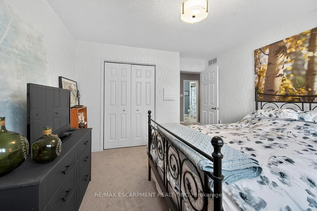 Photo 32 of 8316 Twenty Road E, Hamilton, Rural Glanbrook — HOMEH