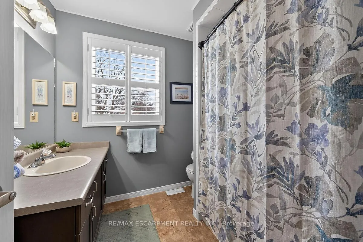Photo 33 of 8316 Twenty Road E, Hamilton, Rural Glanbrook — HOMEH