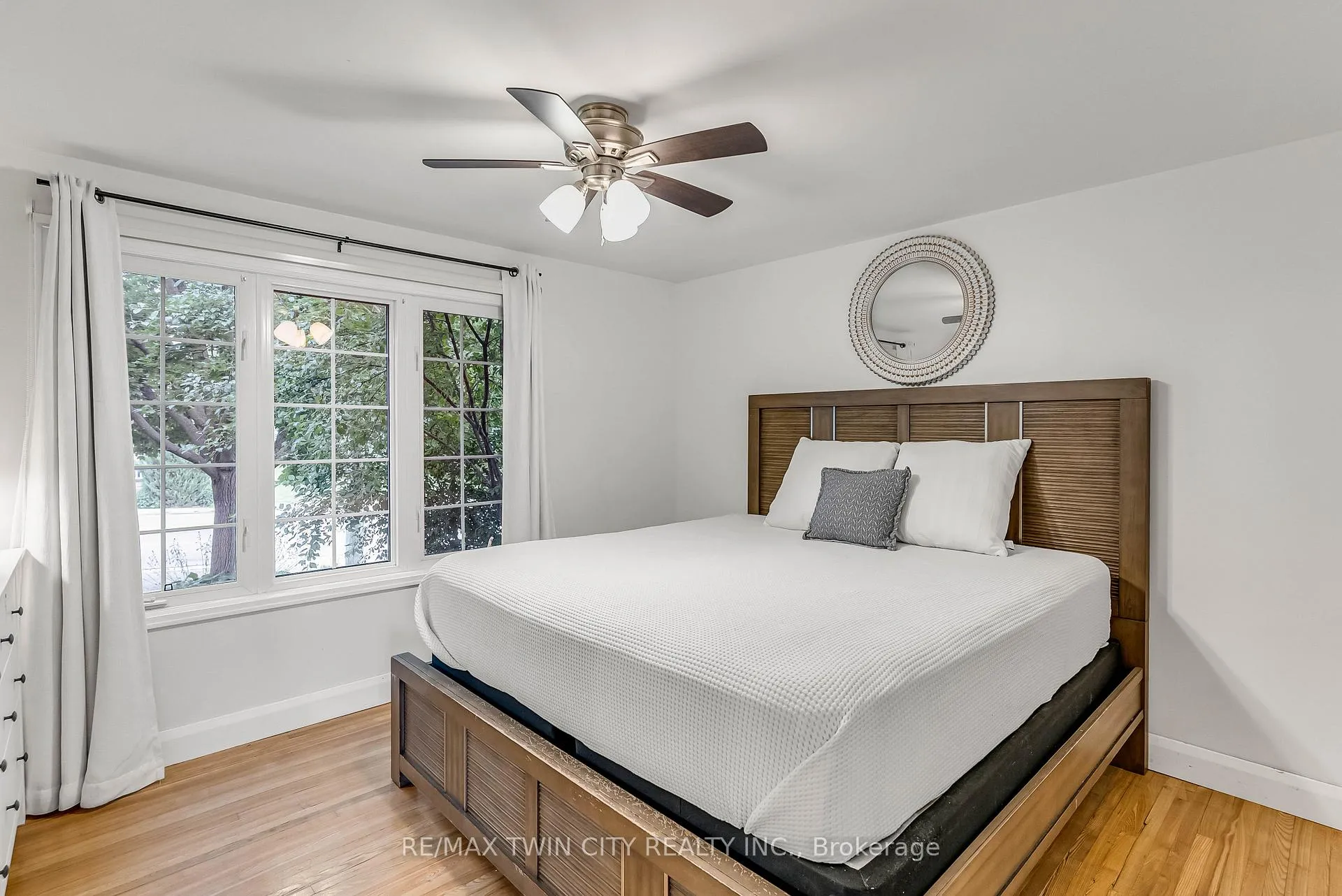 Photo 14 of 3464 Lobsinger Line, Wellesley — HOMEH