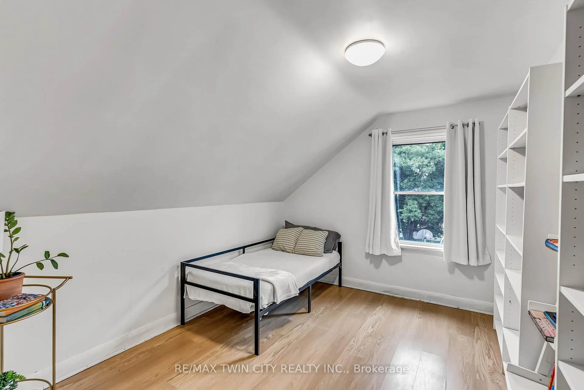 Photo 23 of 3464 Lobsinger Line, Wellesley — HOMEH