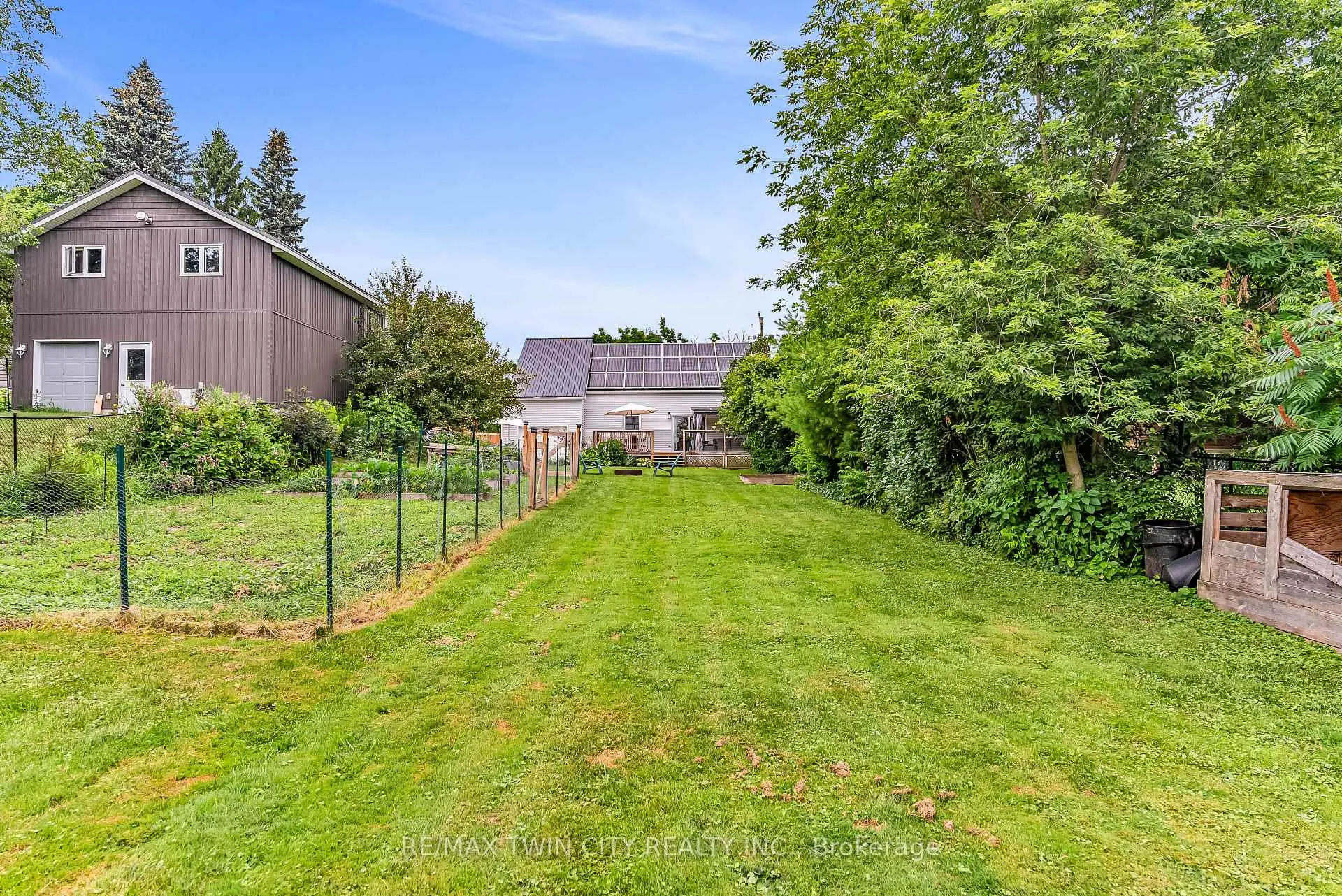 Photo 38 of 3464 Lobsinger Line, Wellesley — HOMEH