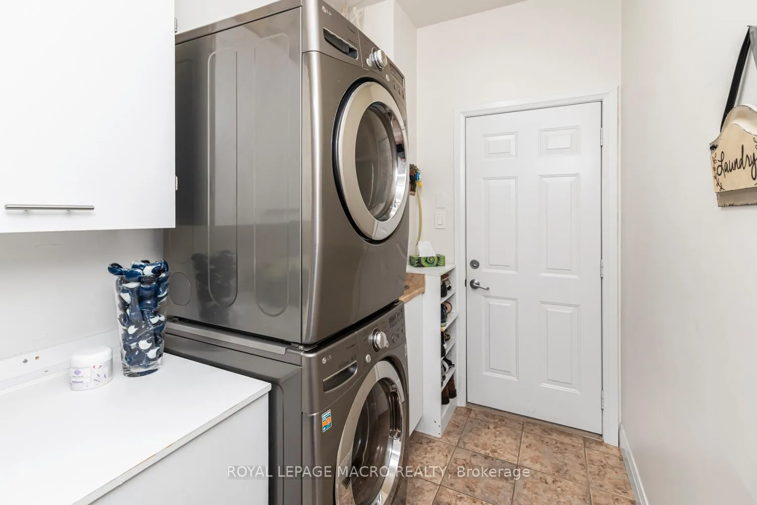 Photo 17 of 4 Wills Crescent, Hamilton, Binbrook — HOMEH