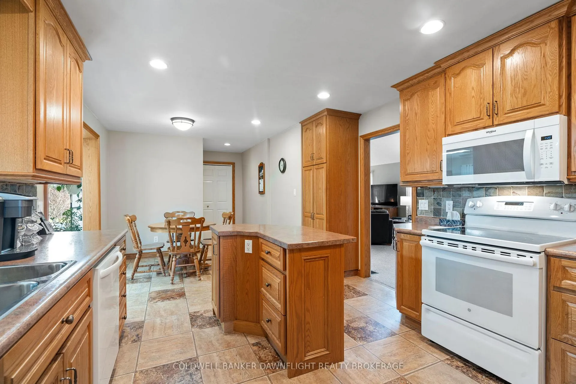 Photo 17 of 38565 Dashwood Road, South Huron, zz-Rural — HOMEH